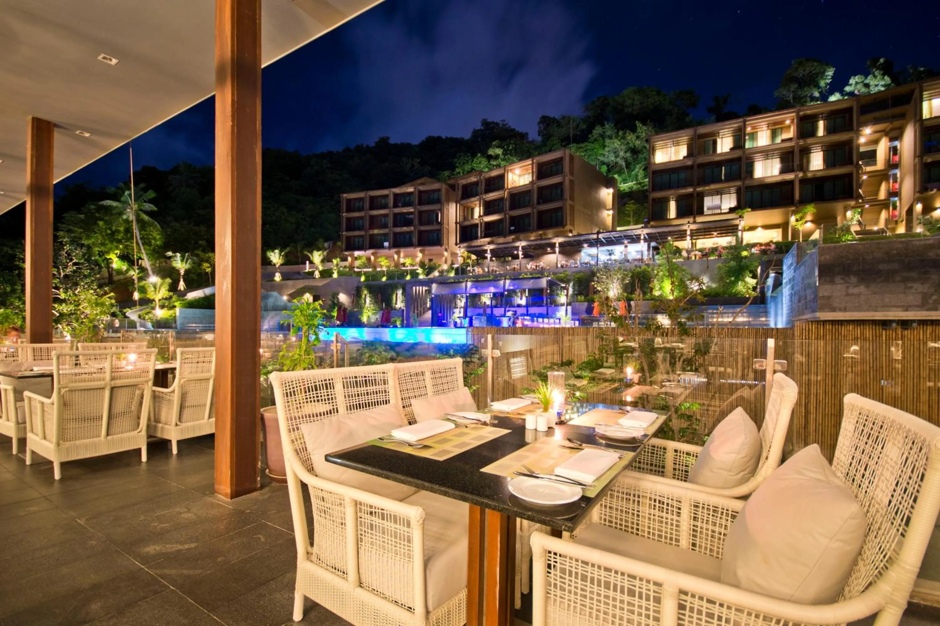 Restaurant/places to eat in SUNSURI PHUKET, Nai Harn Beach