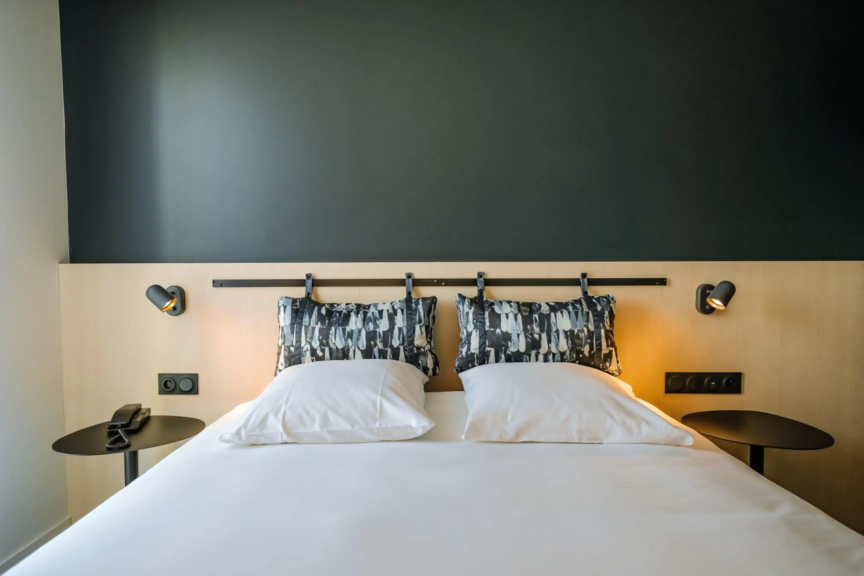 Photo of the whole room, Bed in ibis Styles Bordeaux Lac Bruges