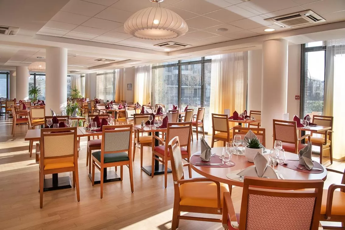 Restaurant/places to eat in DOMITYS LES SABLES D'OR