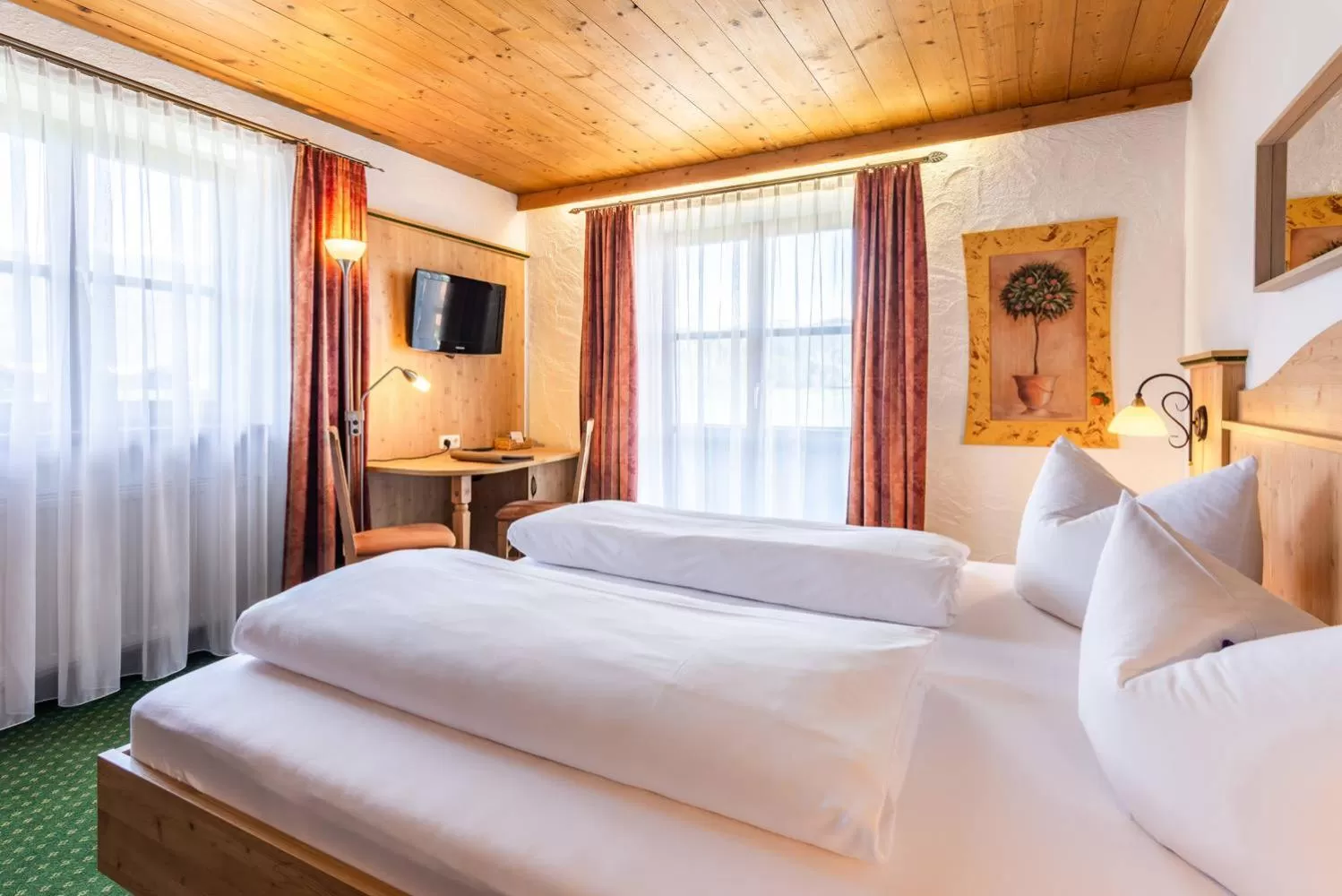 Double Room with Lake View in Das Maximilian - Feines Landhotel am Schliersee