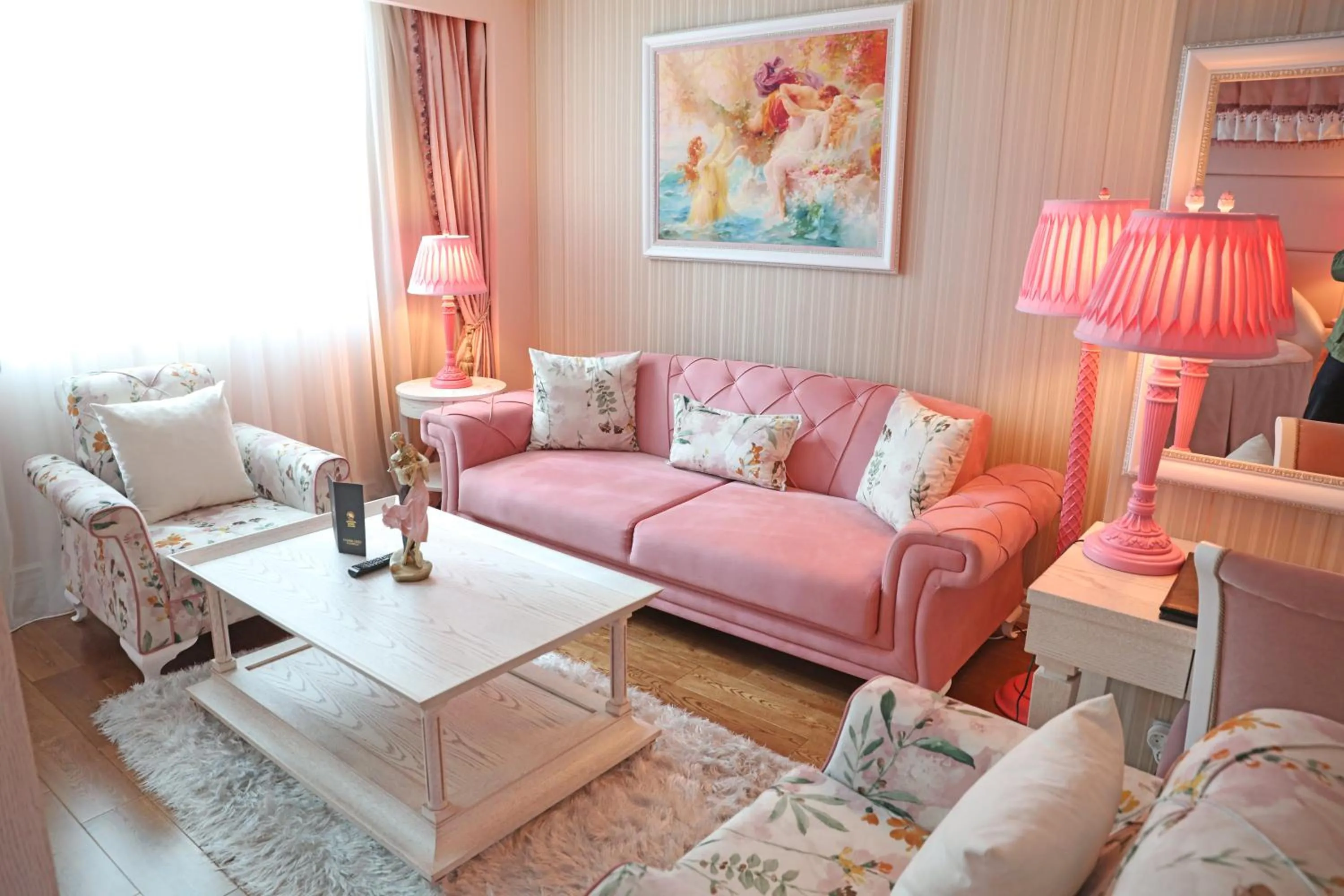 Living room, Bed in Latanya Hotel Ankara