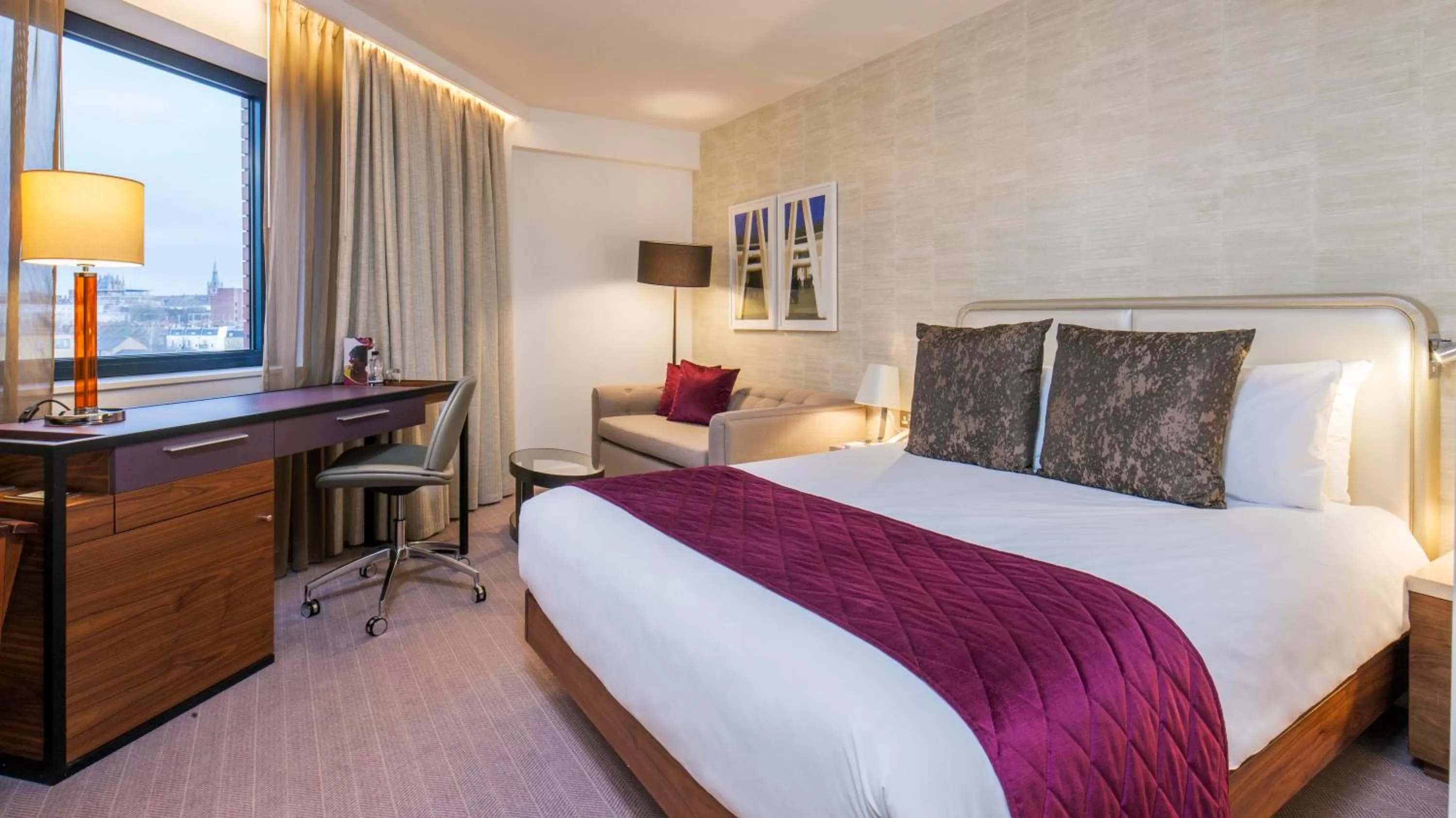 Photo of the whole room, Bed in Crowne Plaza London Kings Cross by IHG