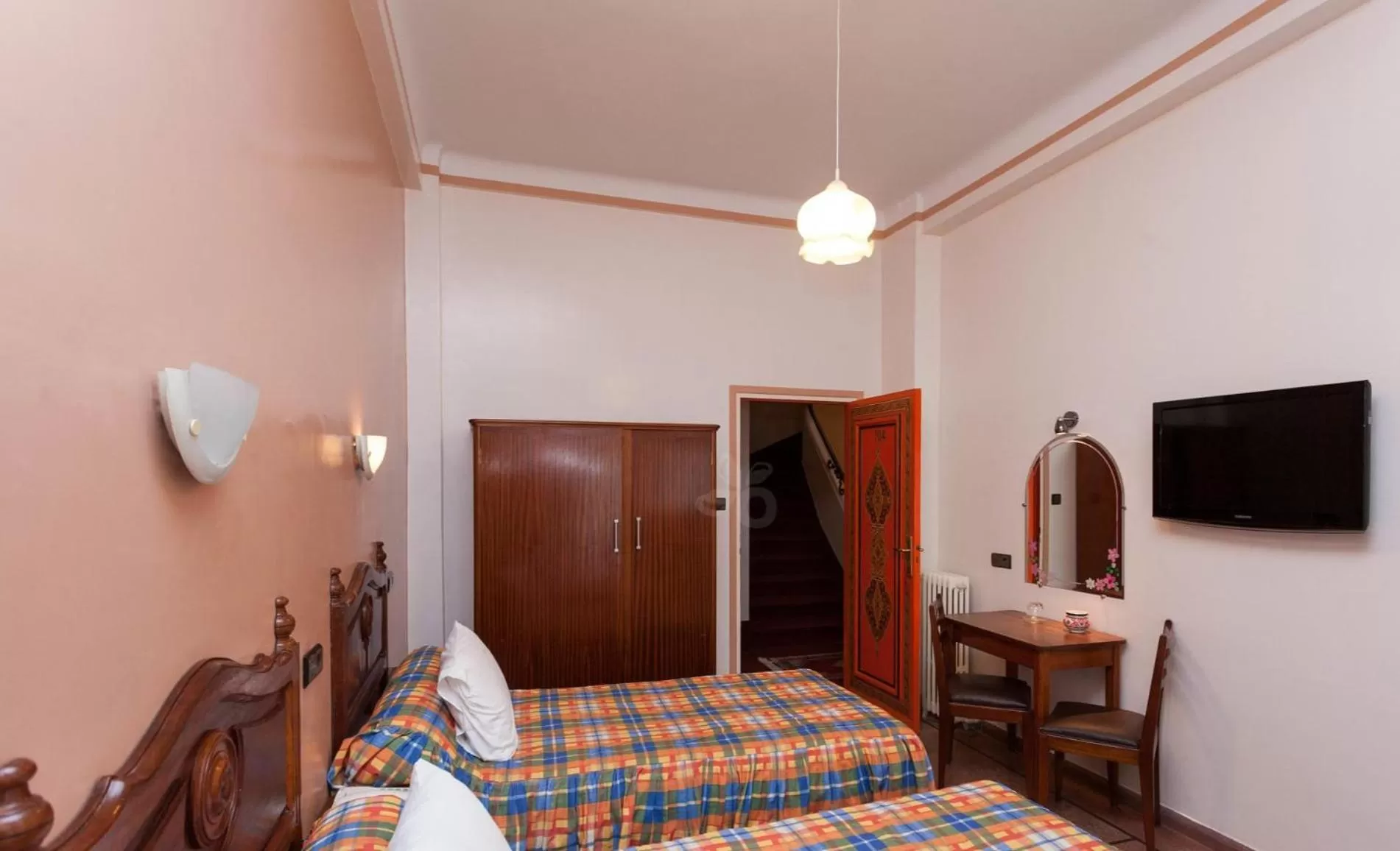 TV and multimedia, TV/Entertainment Center in Hôtel Astrid