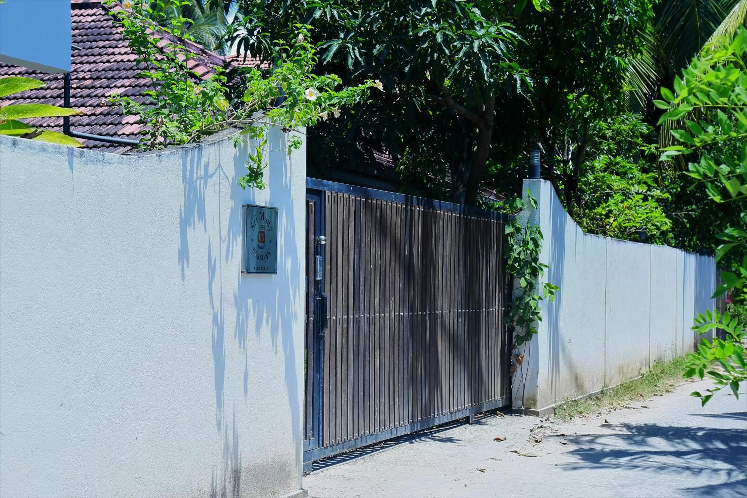 Facade/entrance in SriMany