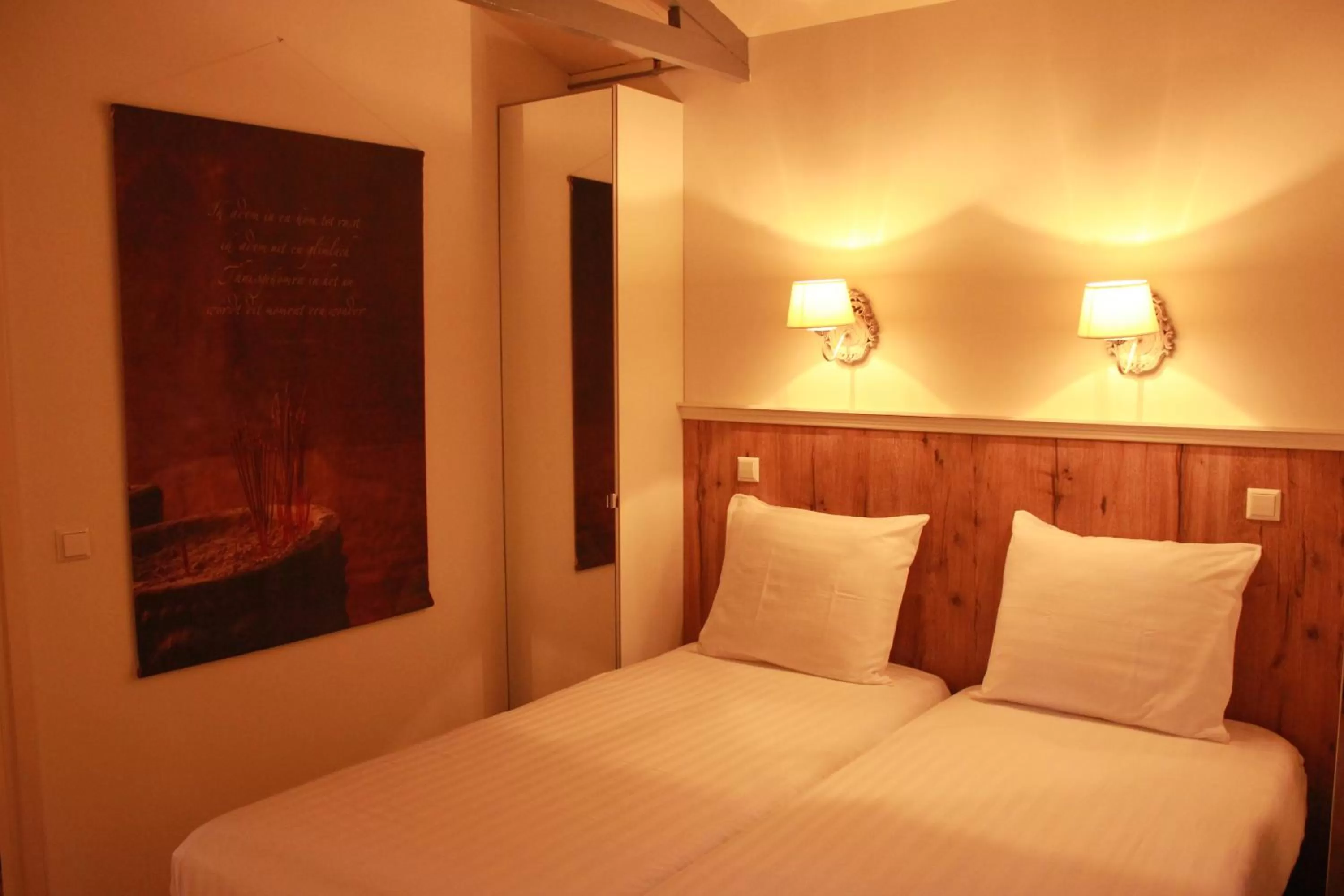 Bedroom, Bed in Mare Sanat