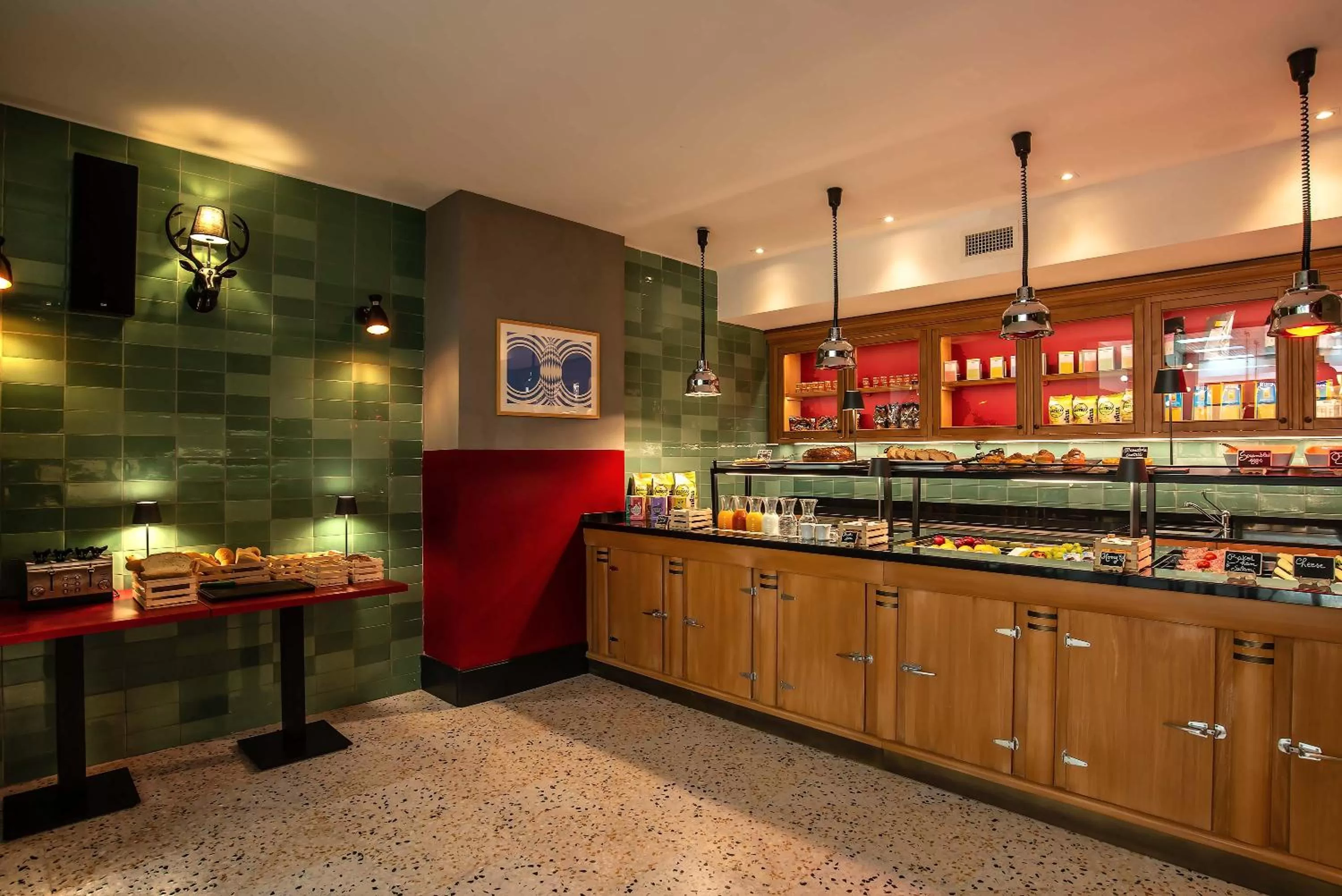 Property building in Albergo Etico Roma