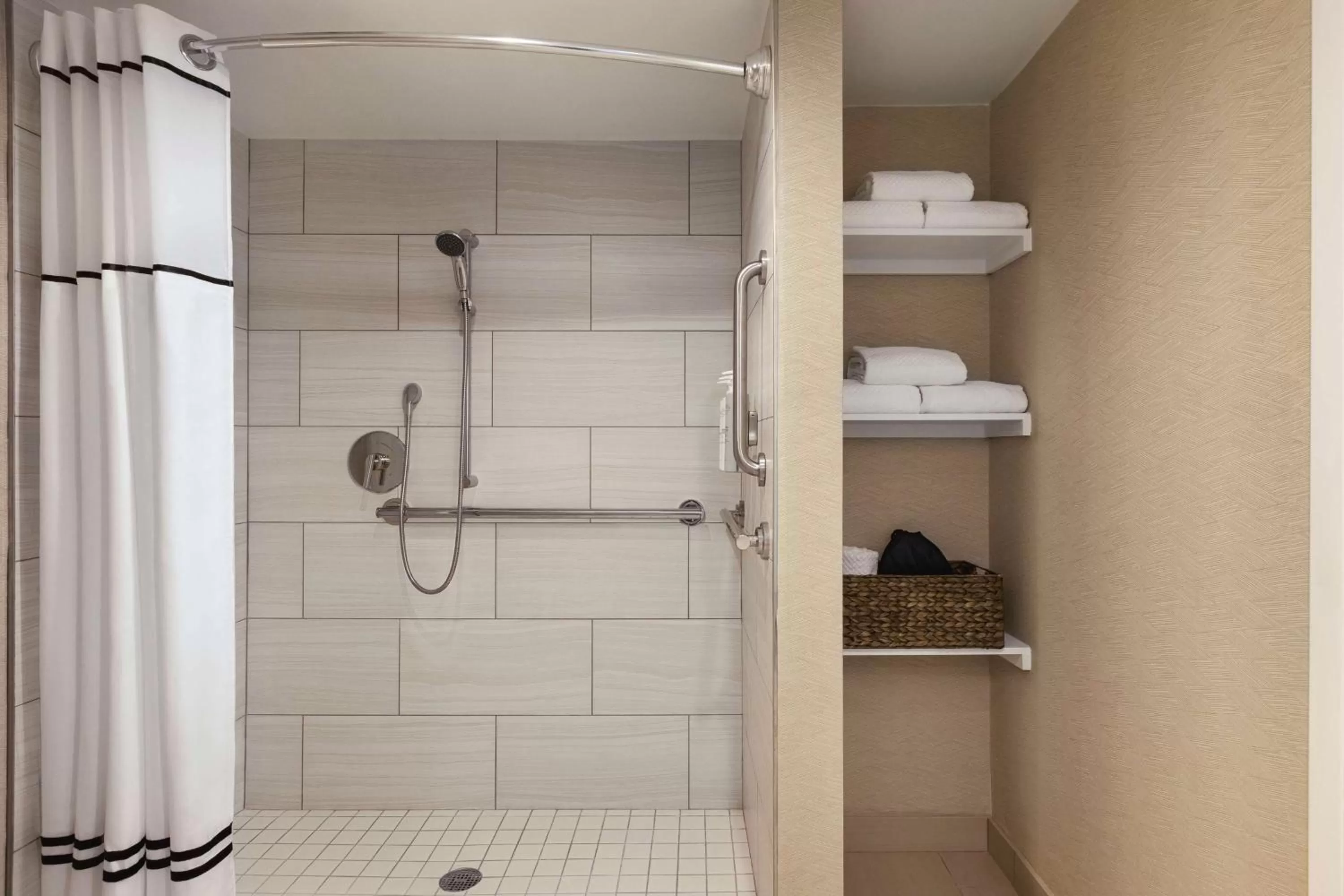 Bathroom in Embassy Suites by Hilton Deerfield Beach Resort & Spa