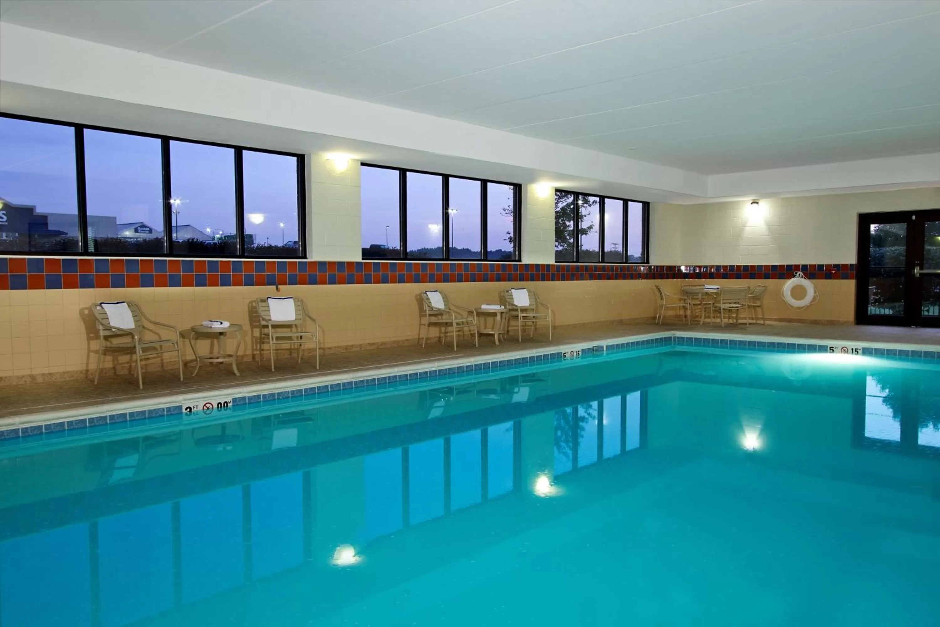 Pool view in Hampton Inn & Suites Madisonville