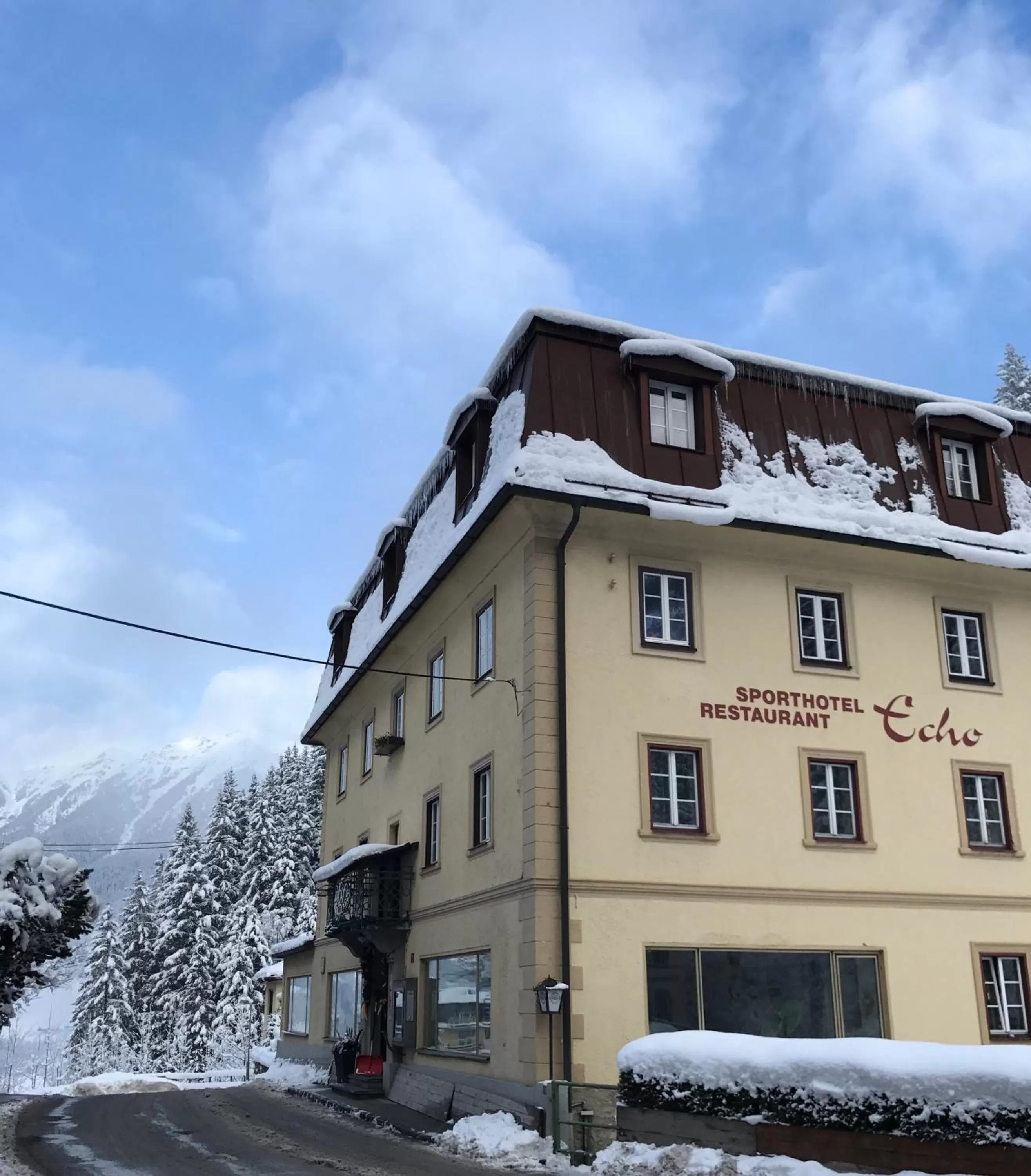 Facade/entrance in Hotel Echo