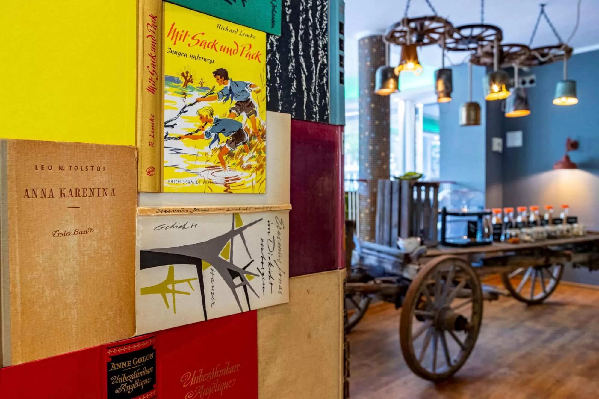 Buffet breakfast in tinyTwice Hotel Bonn