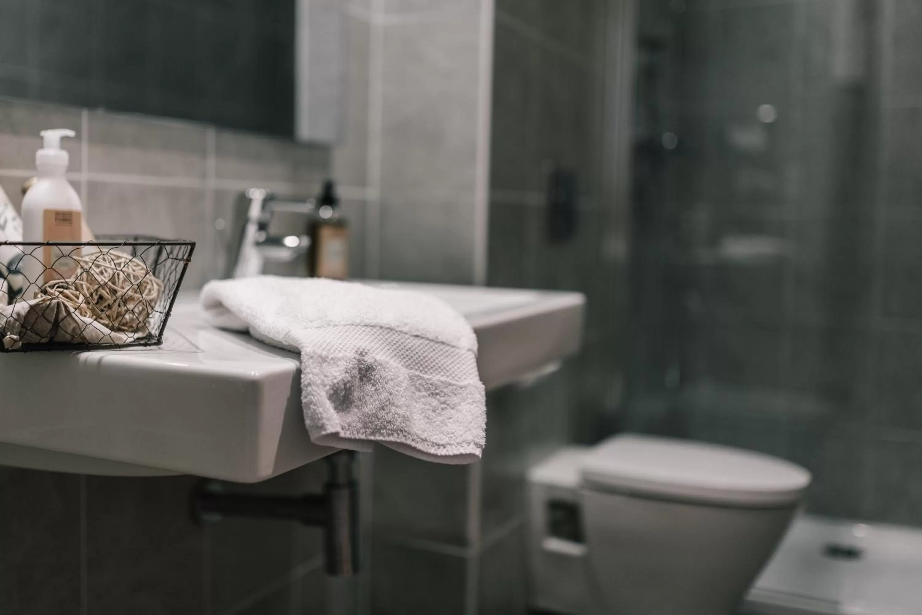 Shower in Hôtel La Résidence