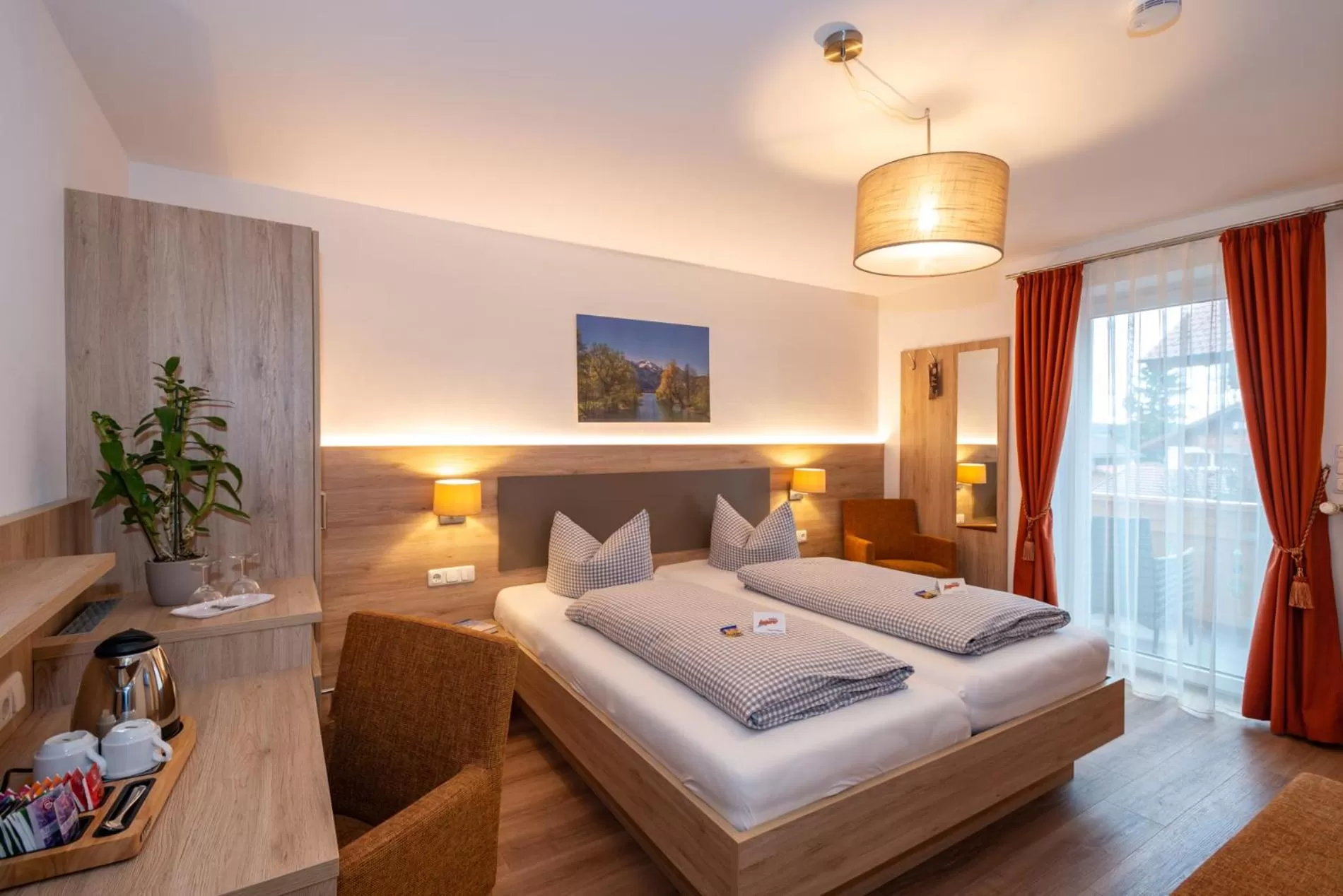 Shower, Bed in Boutique Hotel Angerer