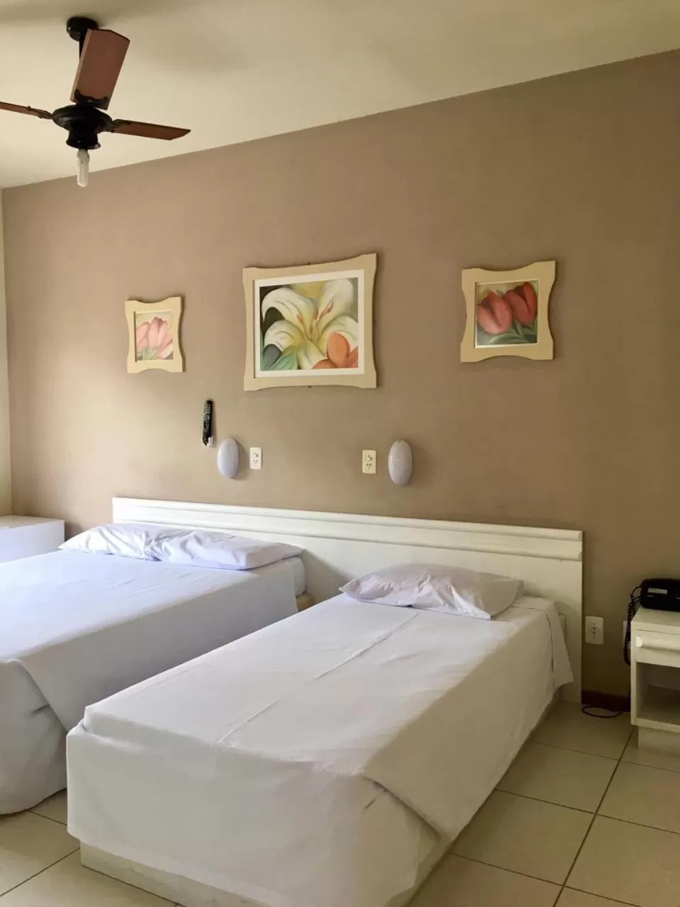 Bedroom, Bed in Hotel Cambirela