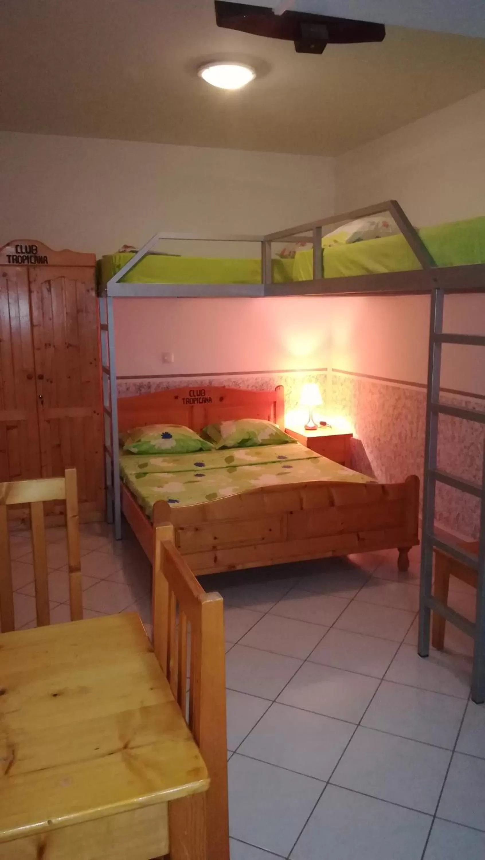 Bunk Bed in Basic Hotel