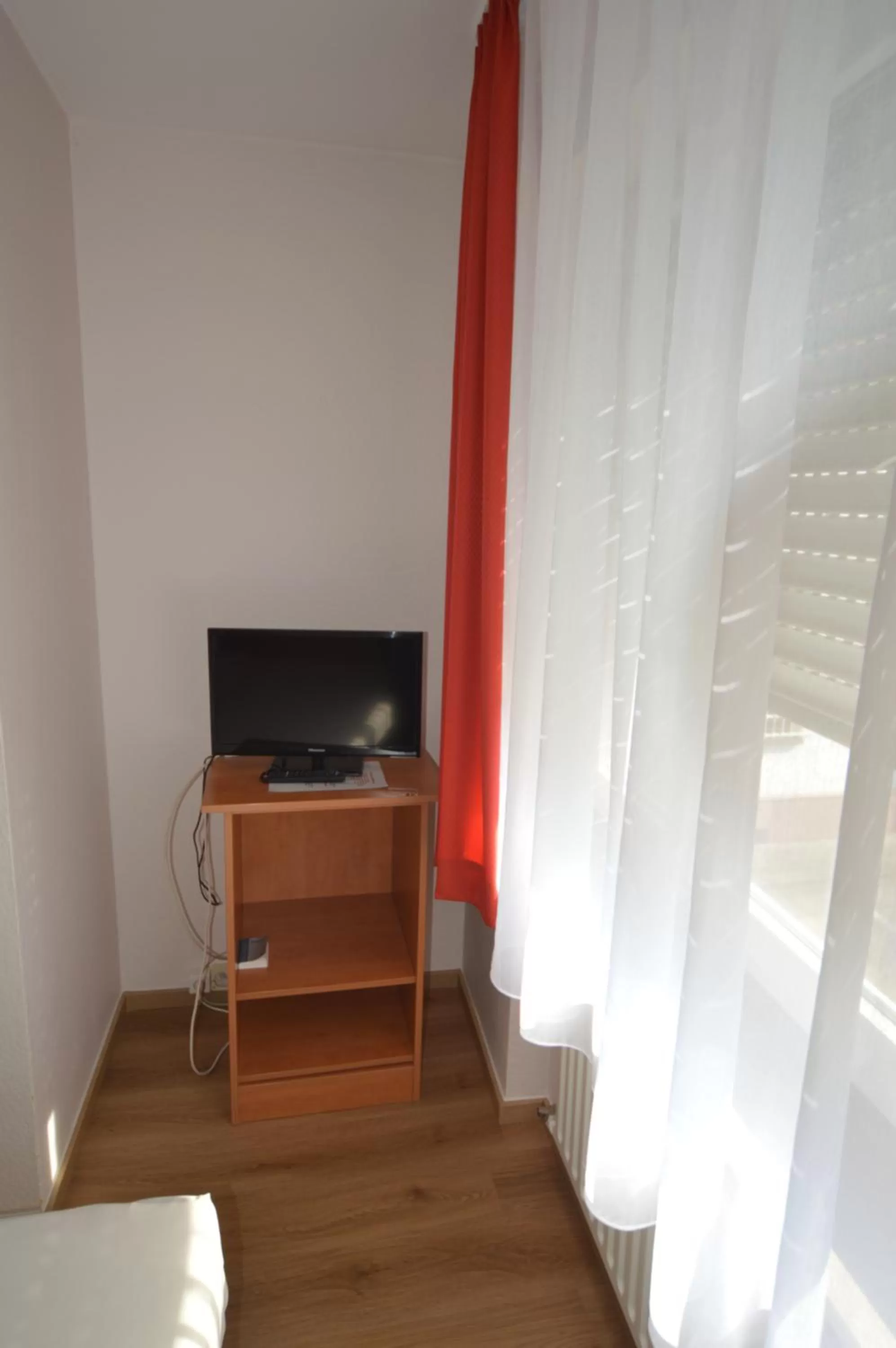 TV and multimedia, TV/Entertainment Center in Aktivhotel Alter Kaiser