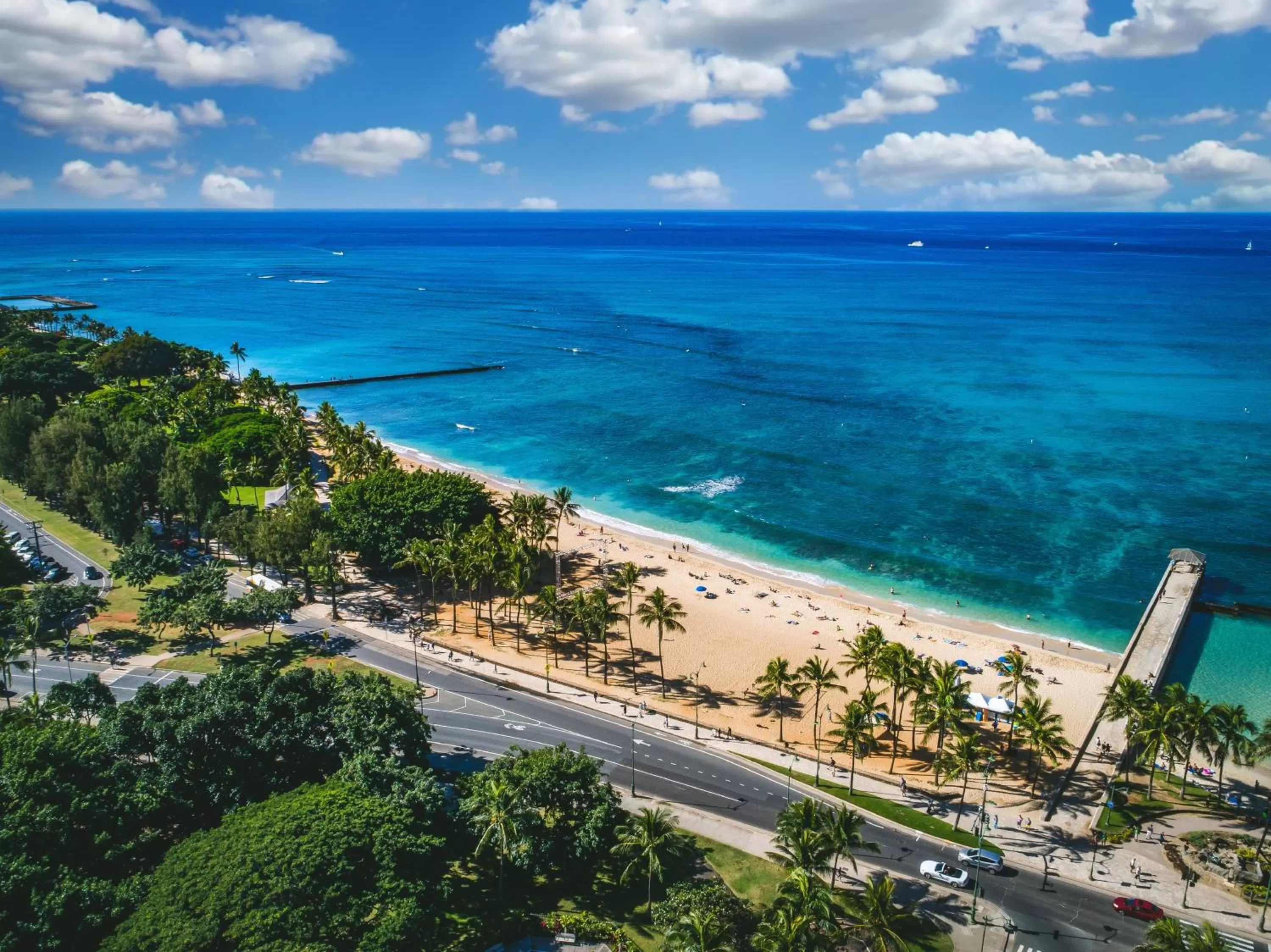 Beach in Queen Kapiolani Hotel