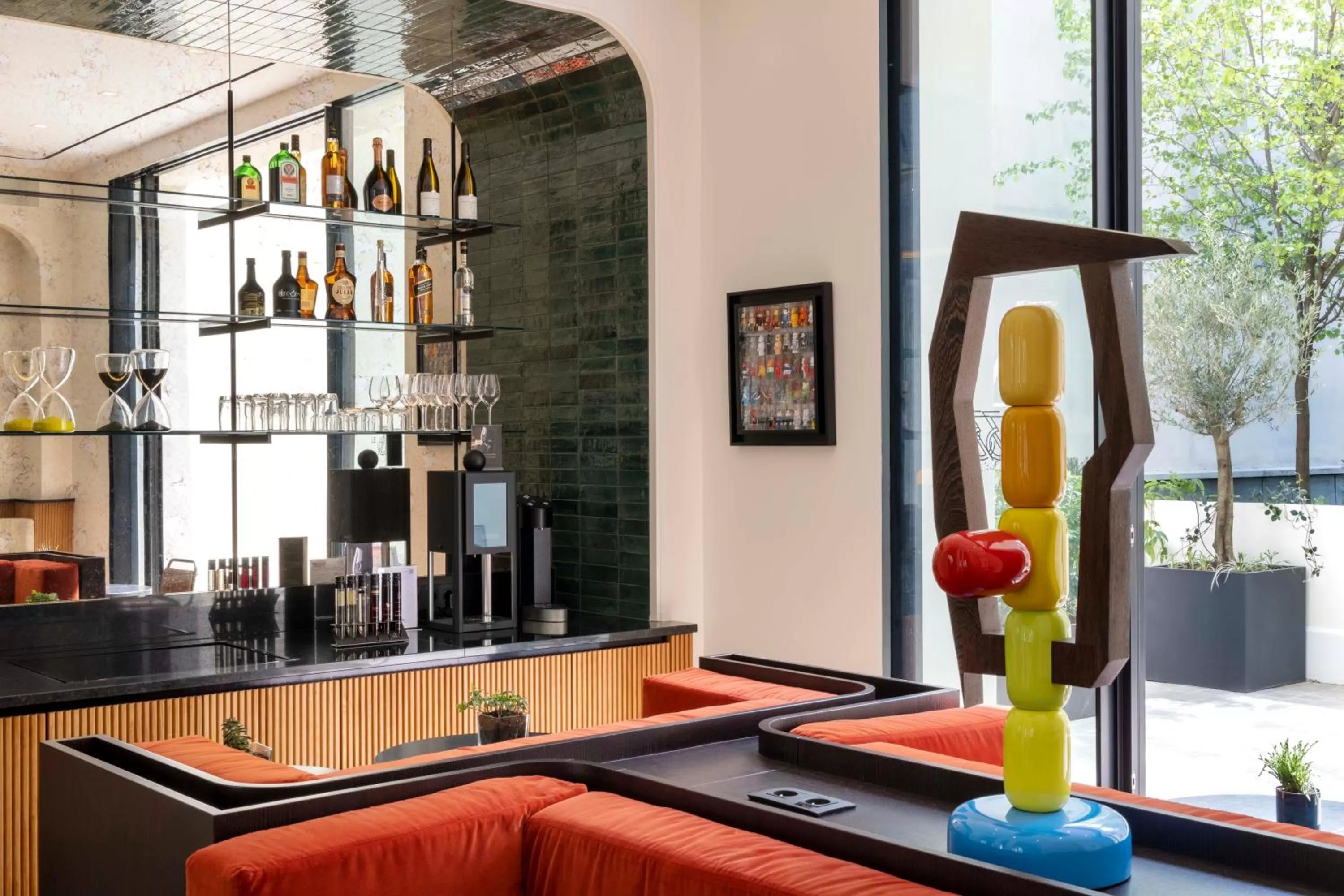 Restaurant/places to eat in Hotel Le 37 Bis