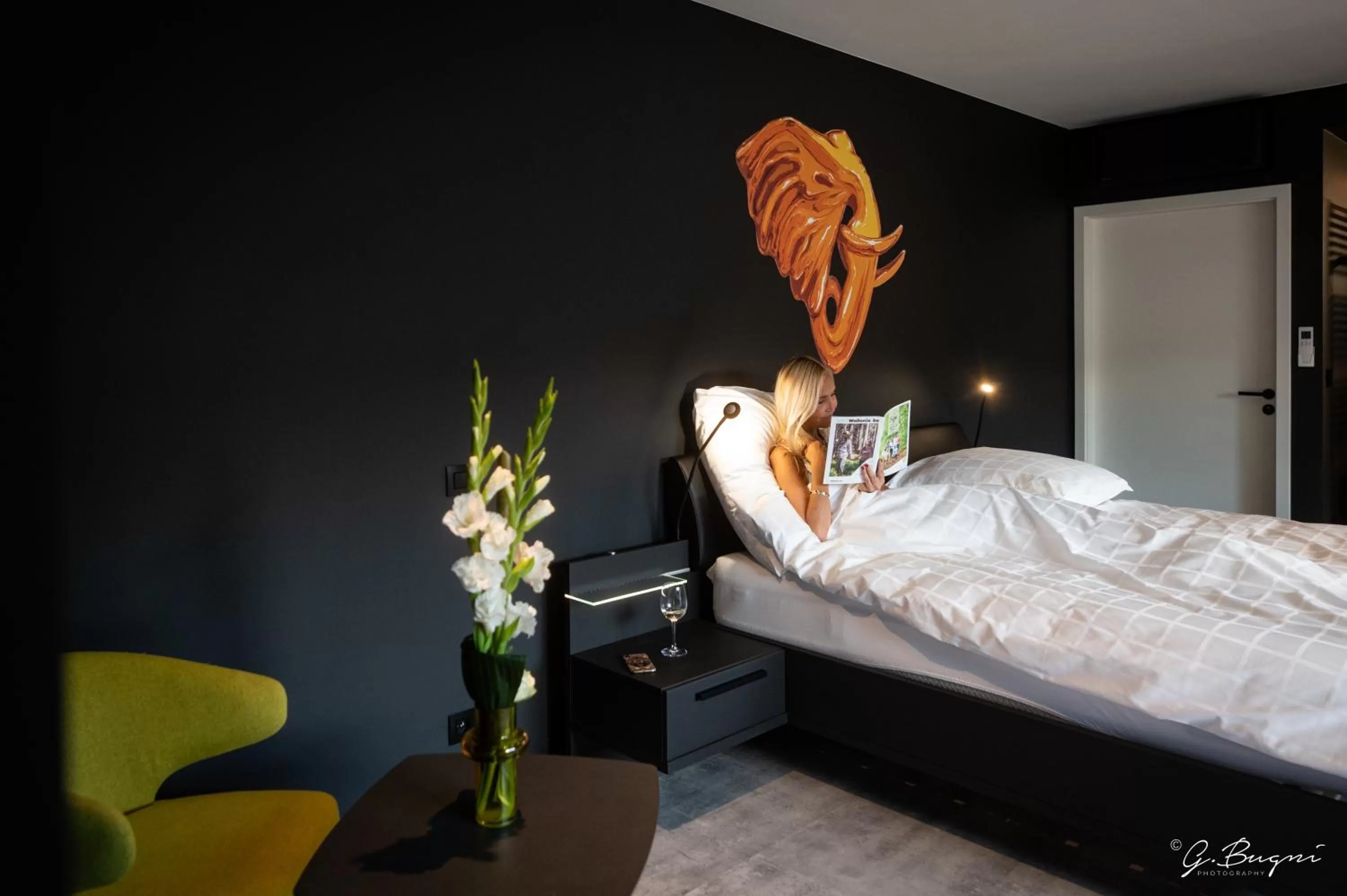 Bed in Boutique Hôtel, La Cour de la Reine, Rooftop & Bistronomique Restaurant