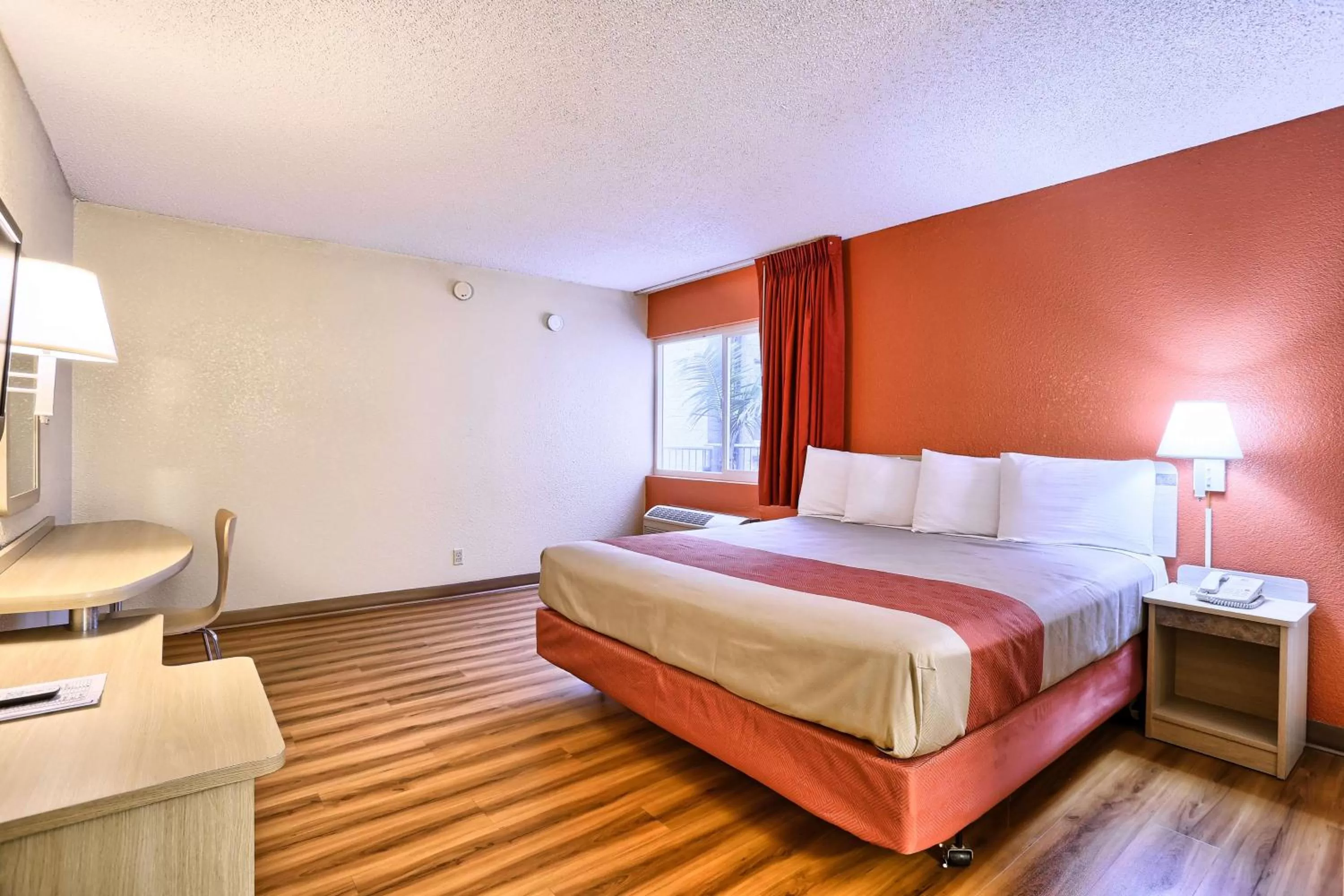 Bedroom, Bed in Cathedral Hill Hotel