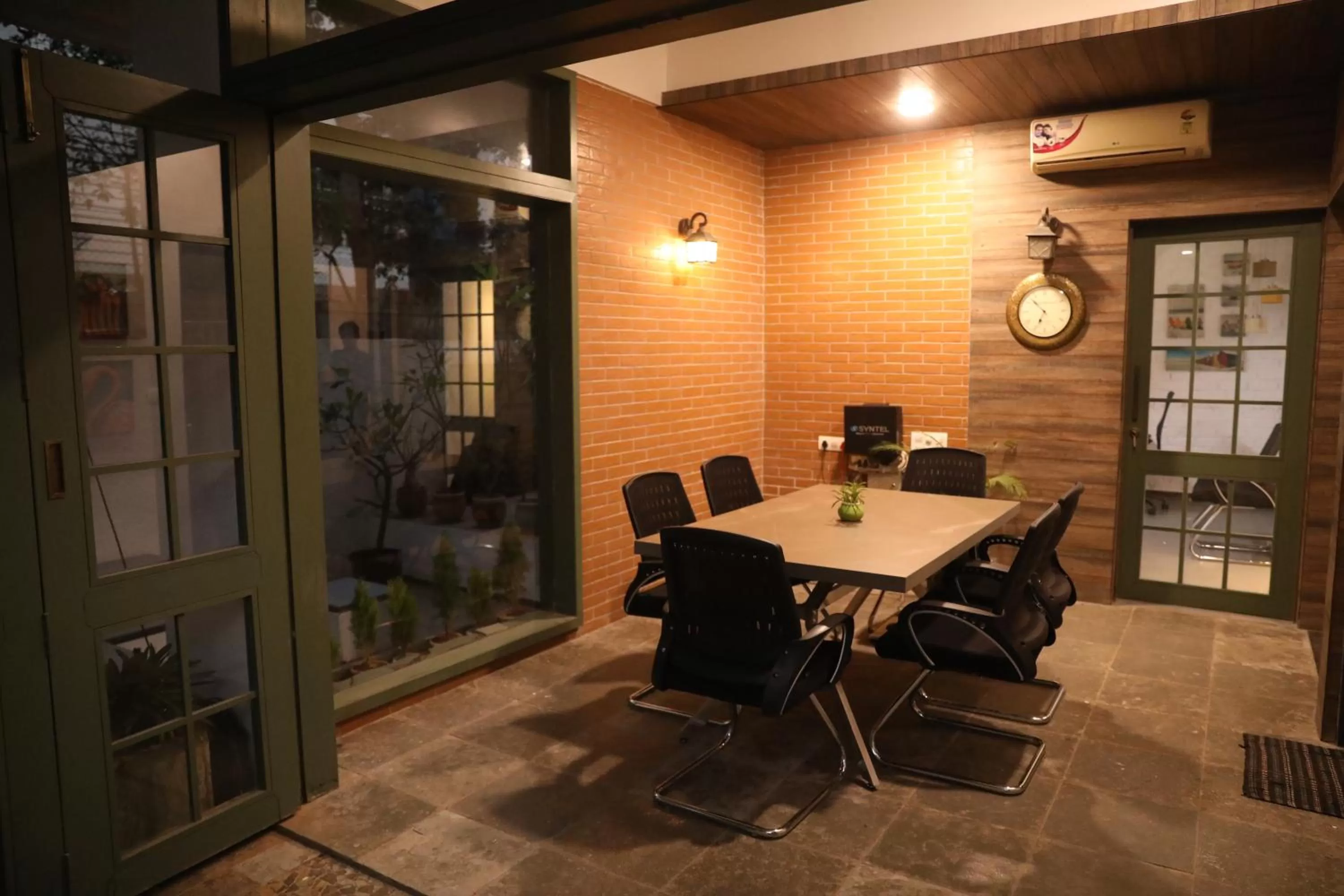 Business facilities in AUHTEL Baner