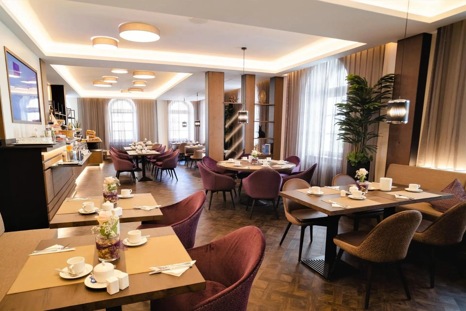 Restaurant/places to eat in Hotel Merkur - Superior