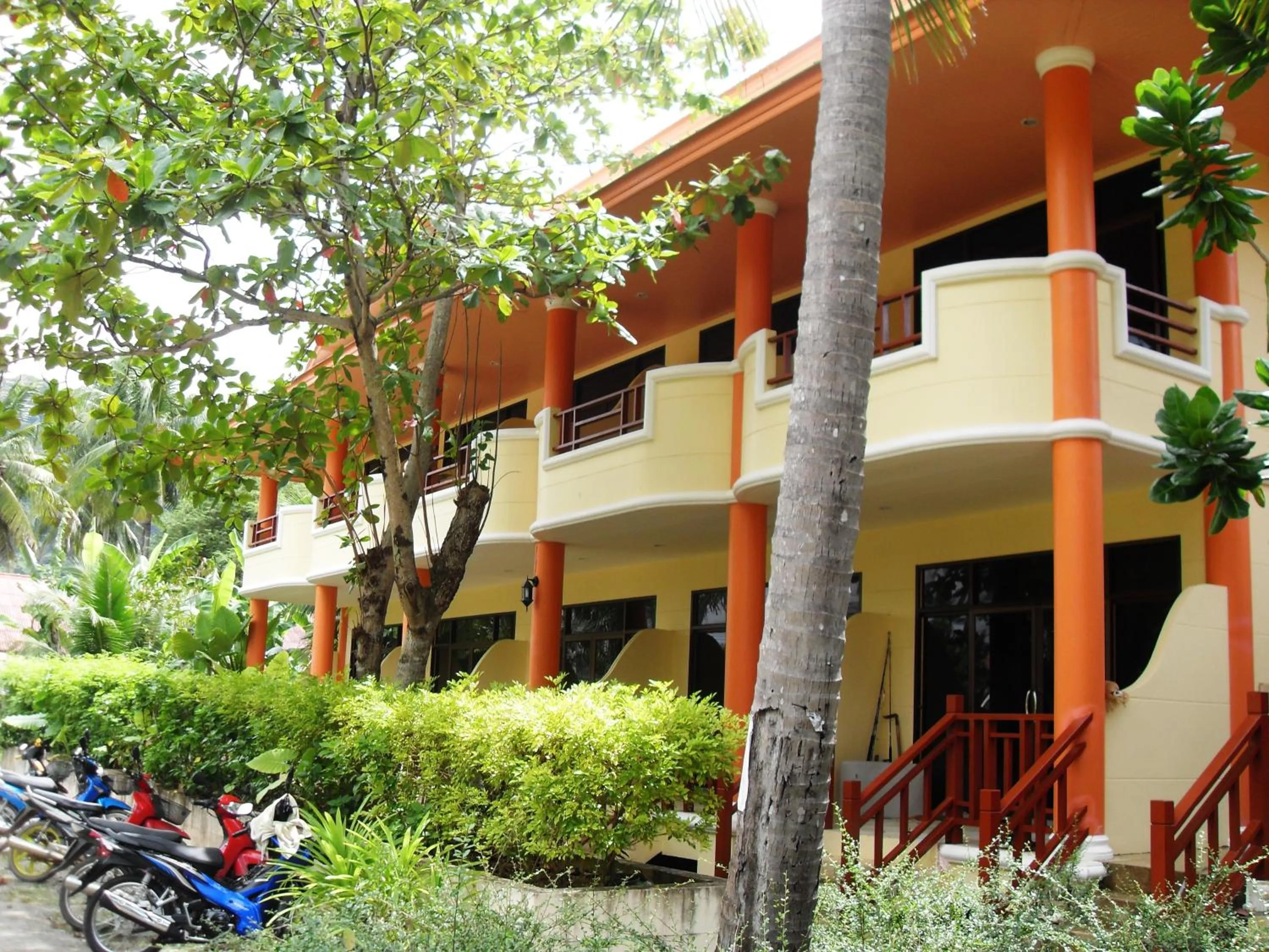 Facade/entrance in Lanta Summer House 1