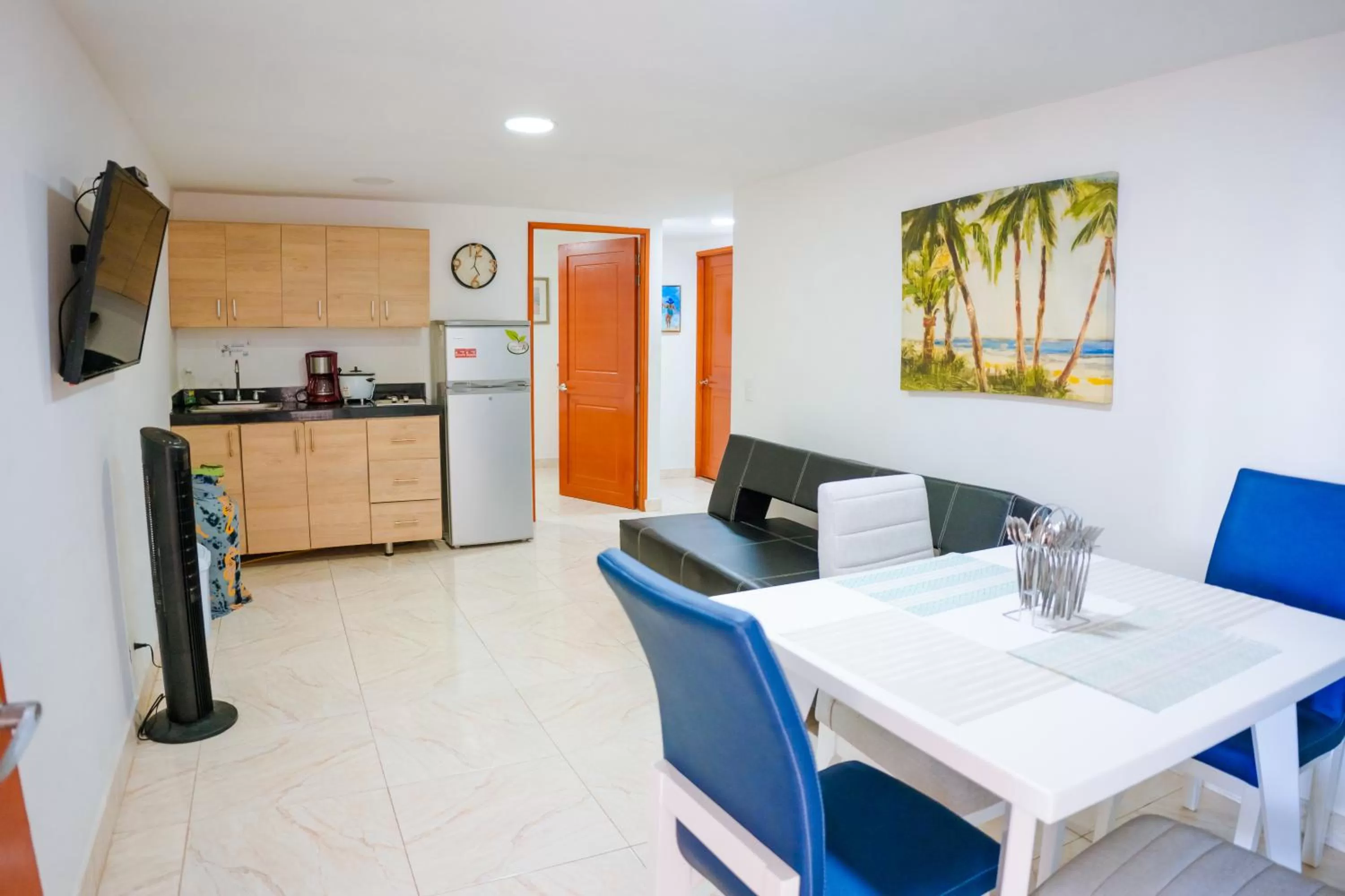 Kitchen/Kitchenette in ZOJO MARiNA BAY