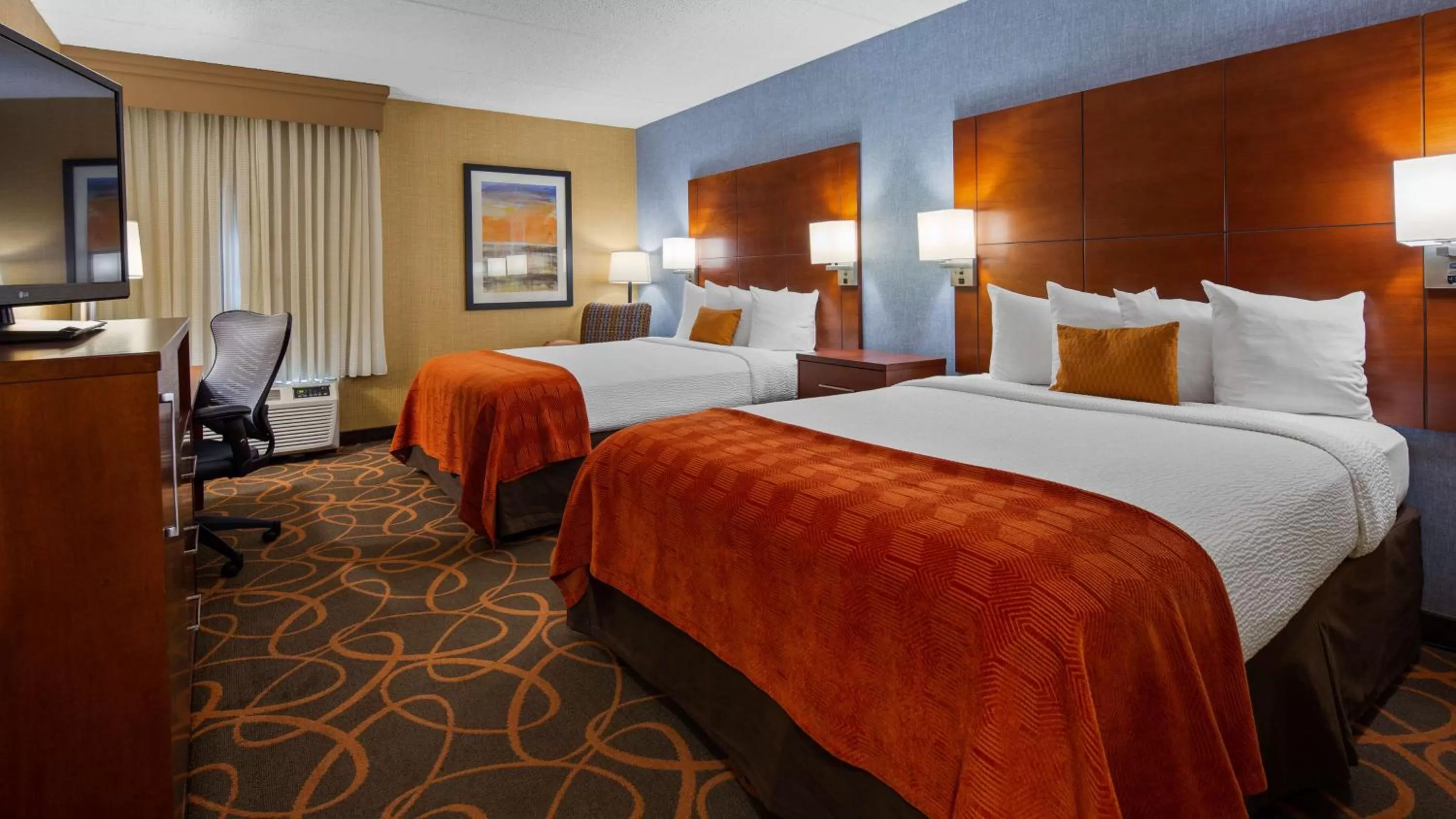 Photo of the whole room, Bed in Best Western Plus Fresno Airport Hotel