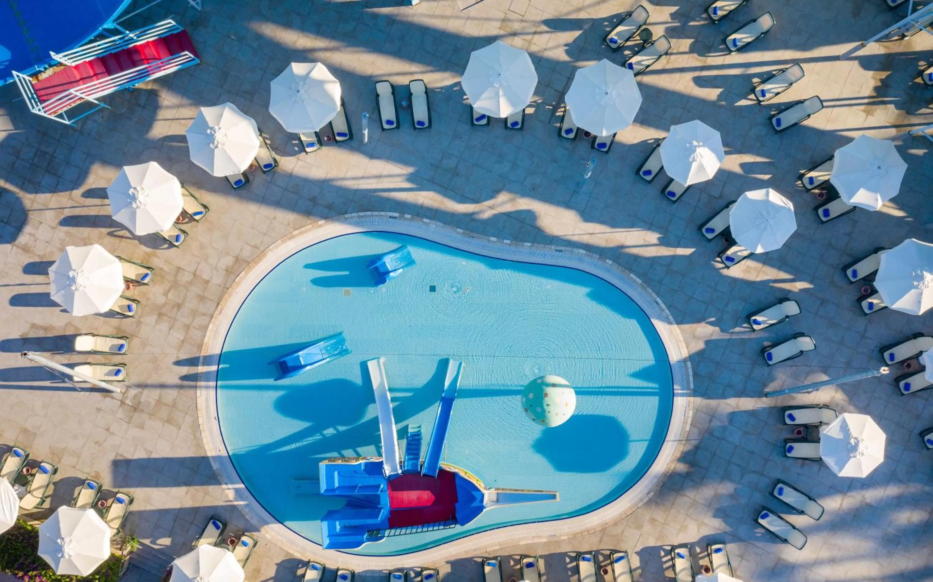Swimming pool in Asteria Family Resort Belek