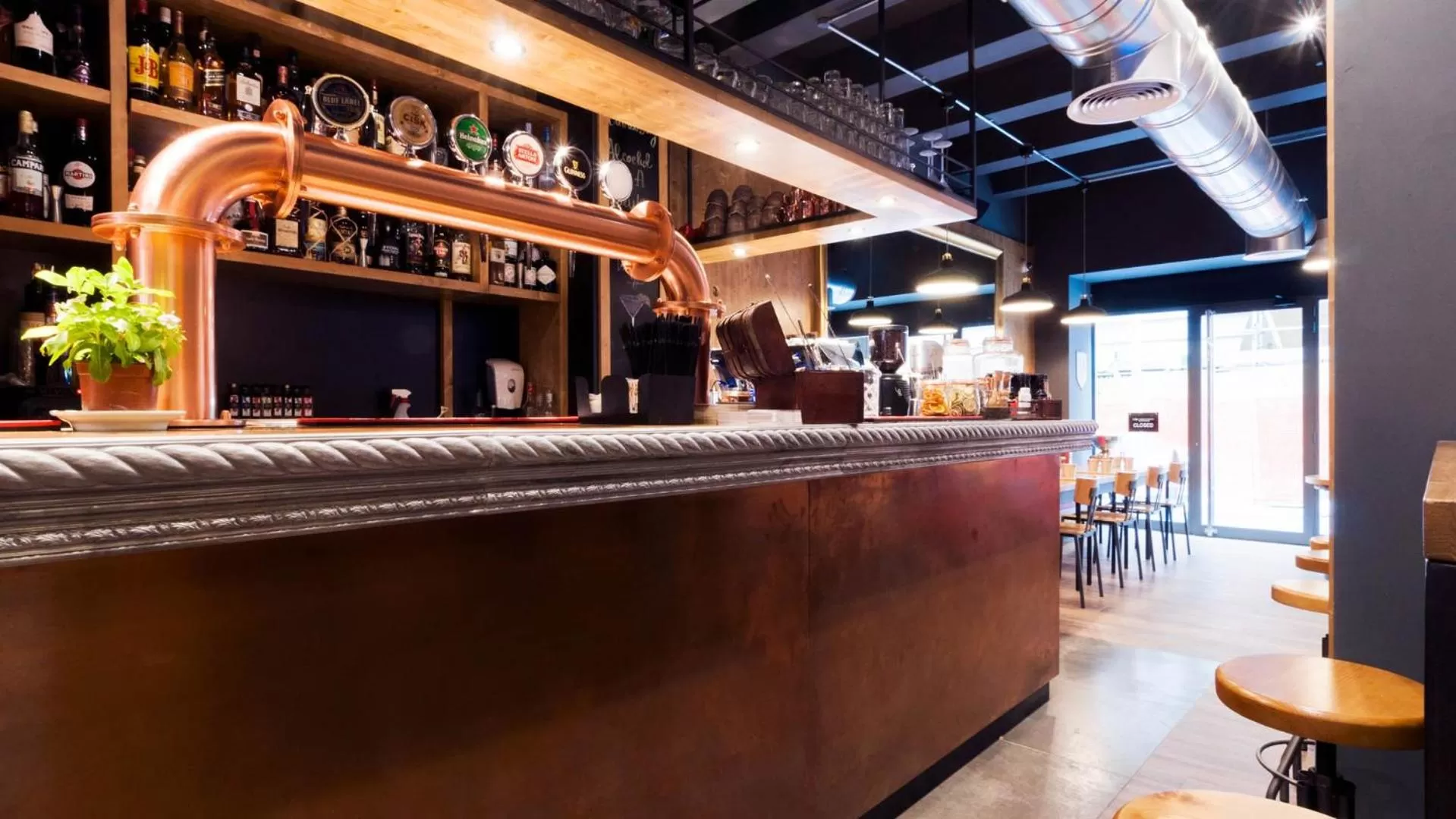 Restaurant/places to eat in AX The Saint John