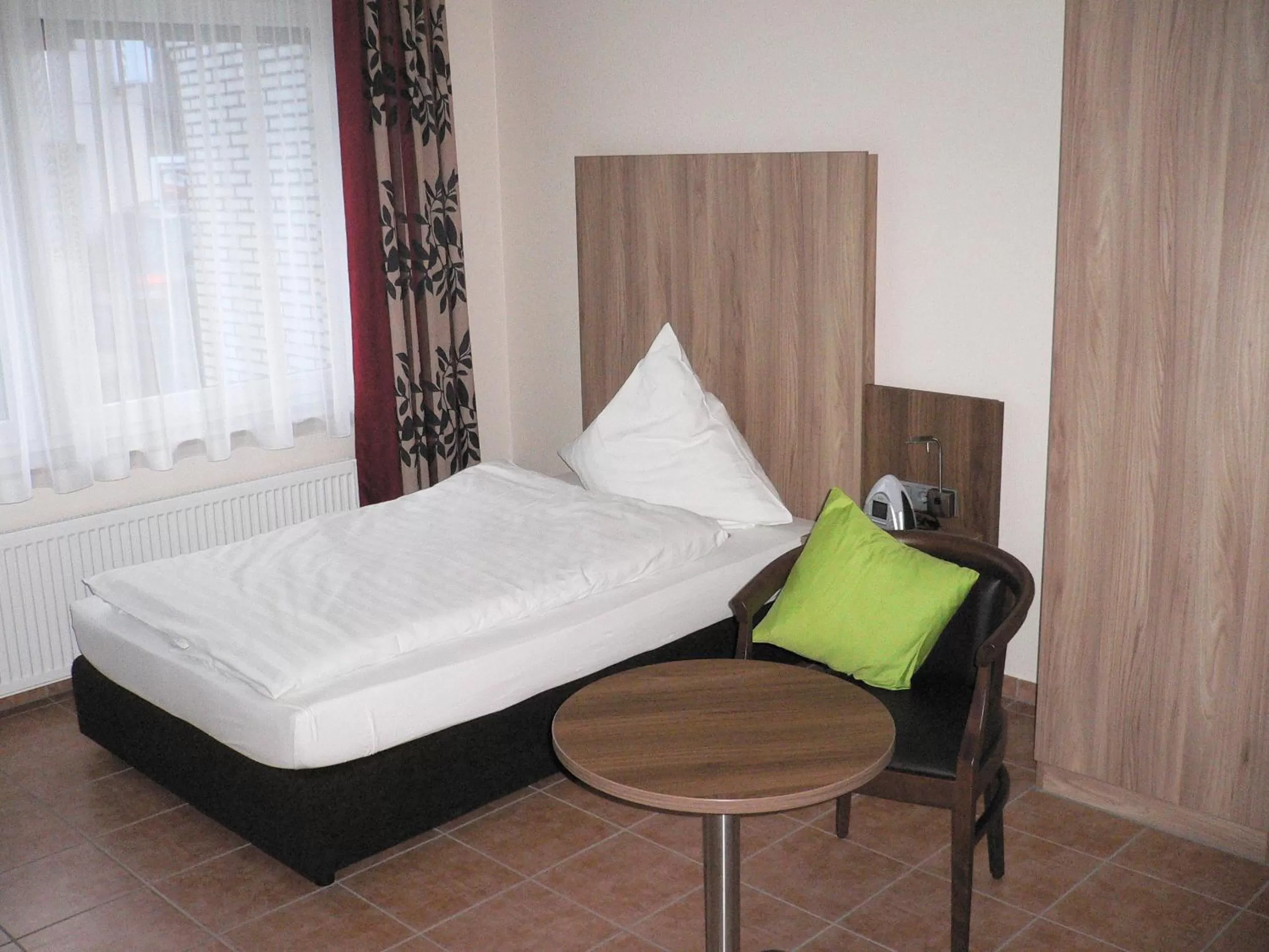 Photo of the whole room, Bed in Hotel Hubertus Hamacher