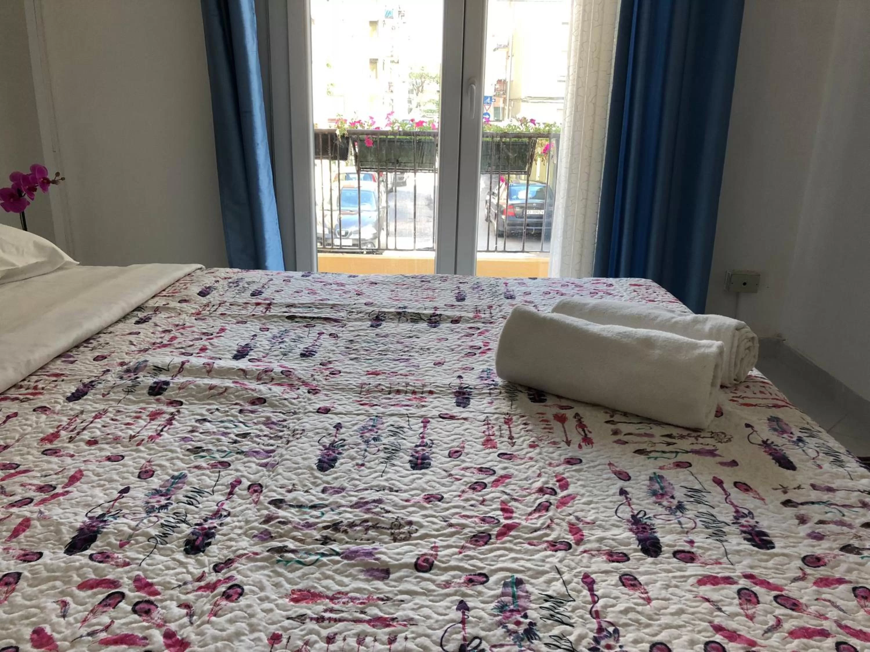 Bed in Hotel Venice Tour