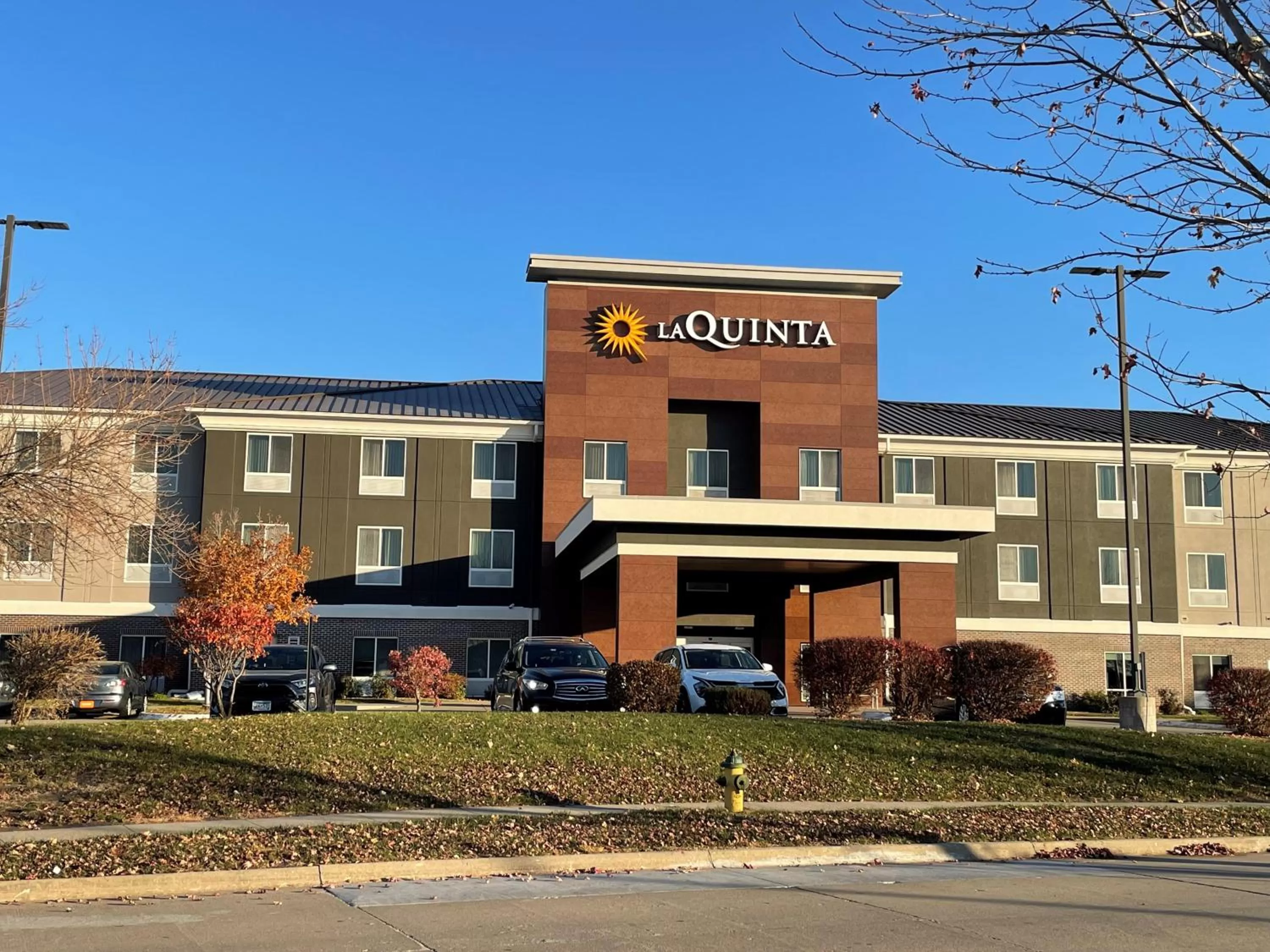 Property building in La Quinta Inn & Suites by Wyndham Ankeny IA - Des Moines IA