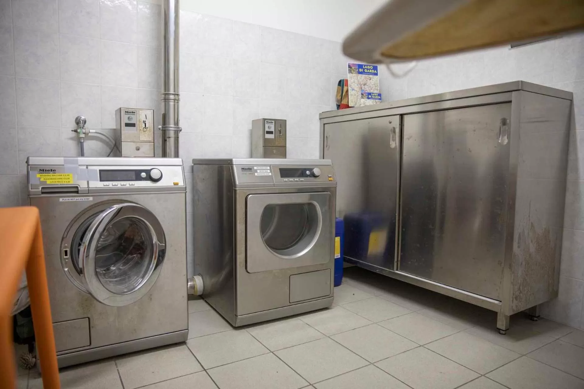 Communal kitchen in 4 Limoni Apartment Resort