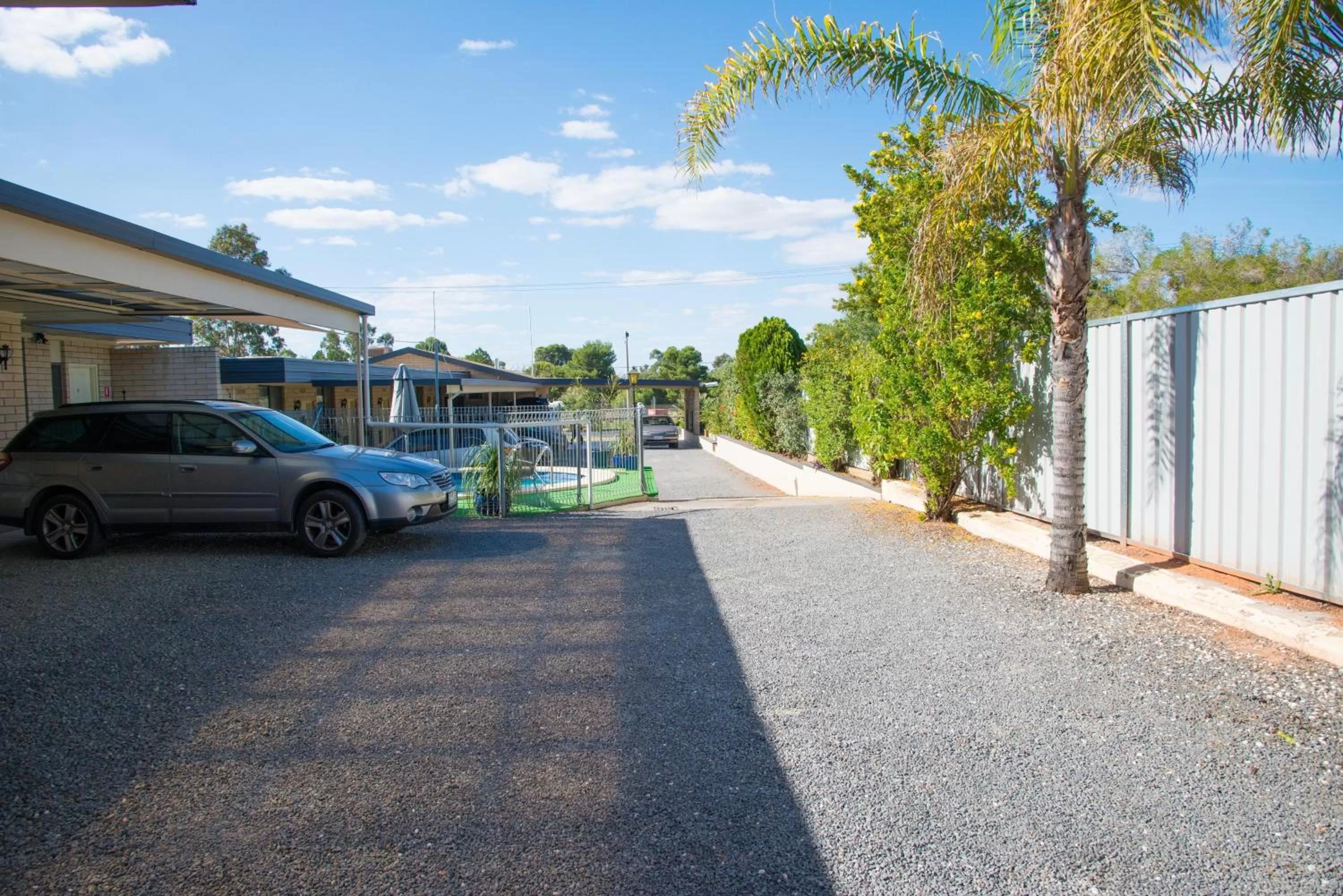 Facade/entrance in 7th Street Motel