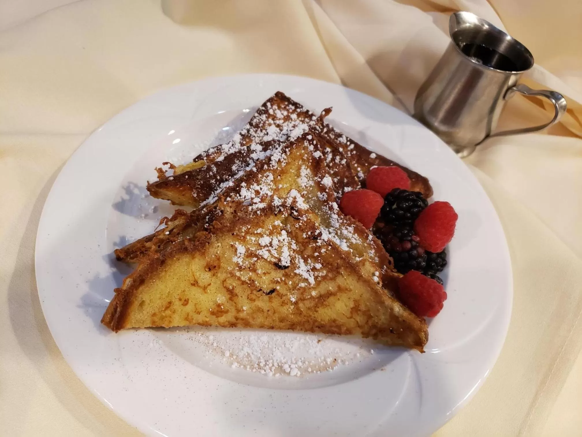 Food and drinks in Omni Severin Hotel