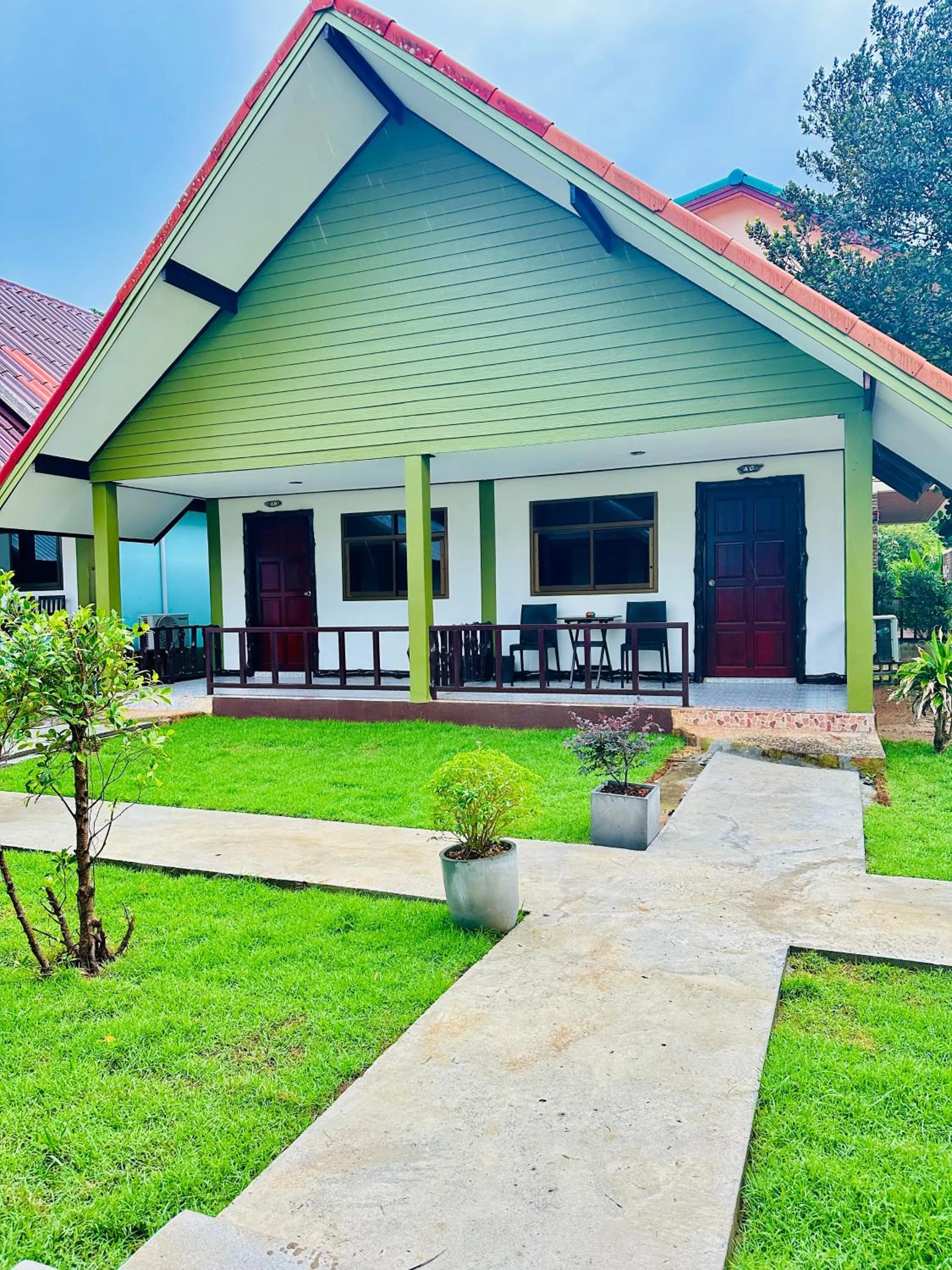 Property building in Lanta L.D. Beach Bungalow