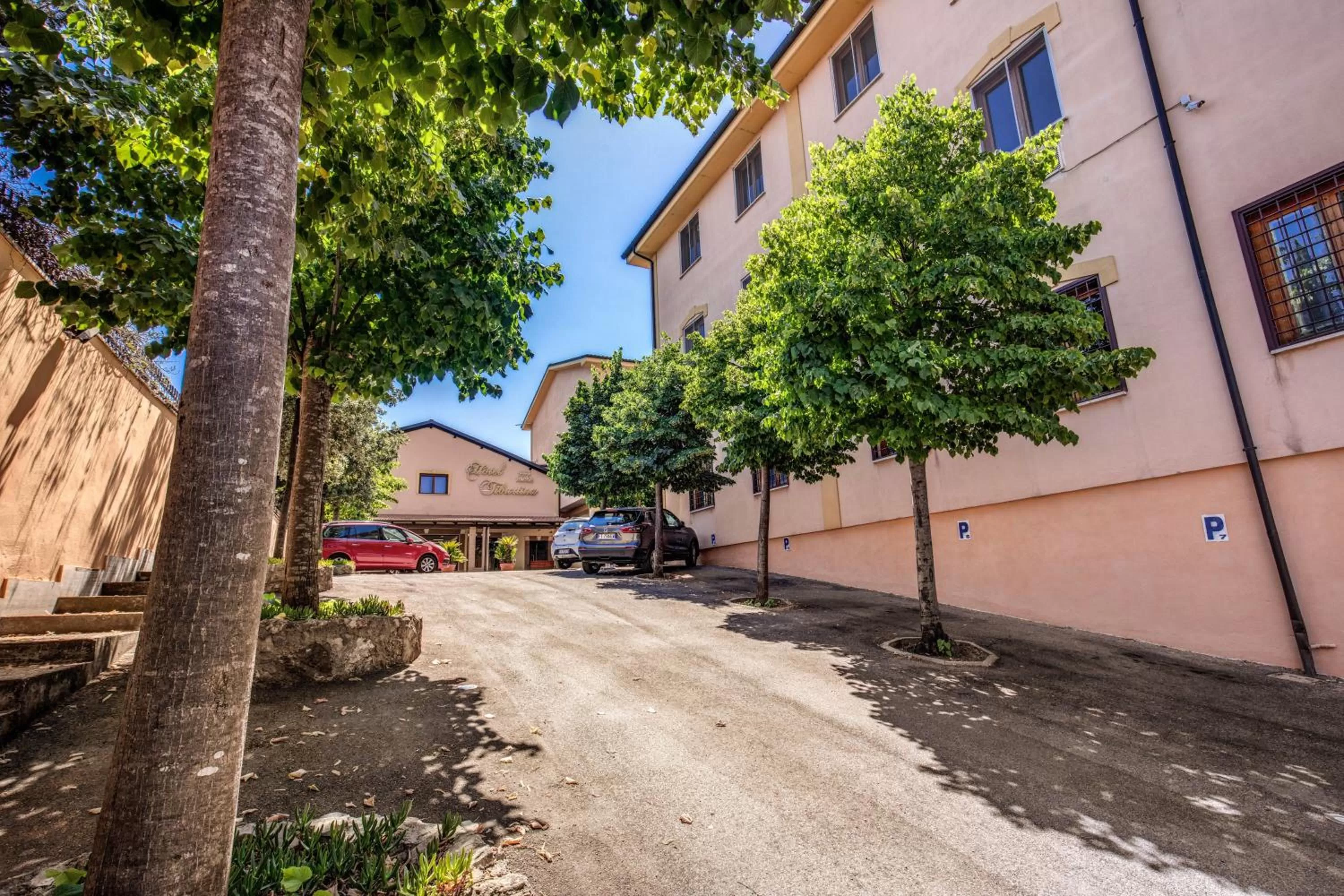 Property building in Hotel Roma Tiburtina Metro