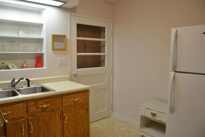 Kitchen or kitchenette in The Cardinal Inn
