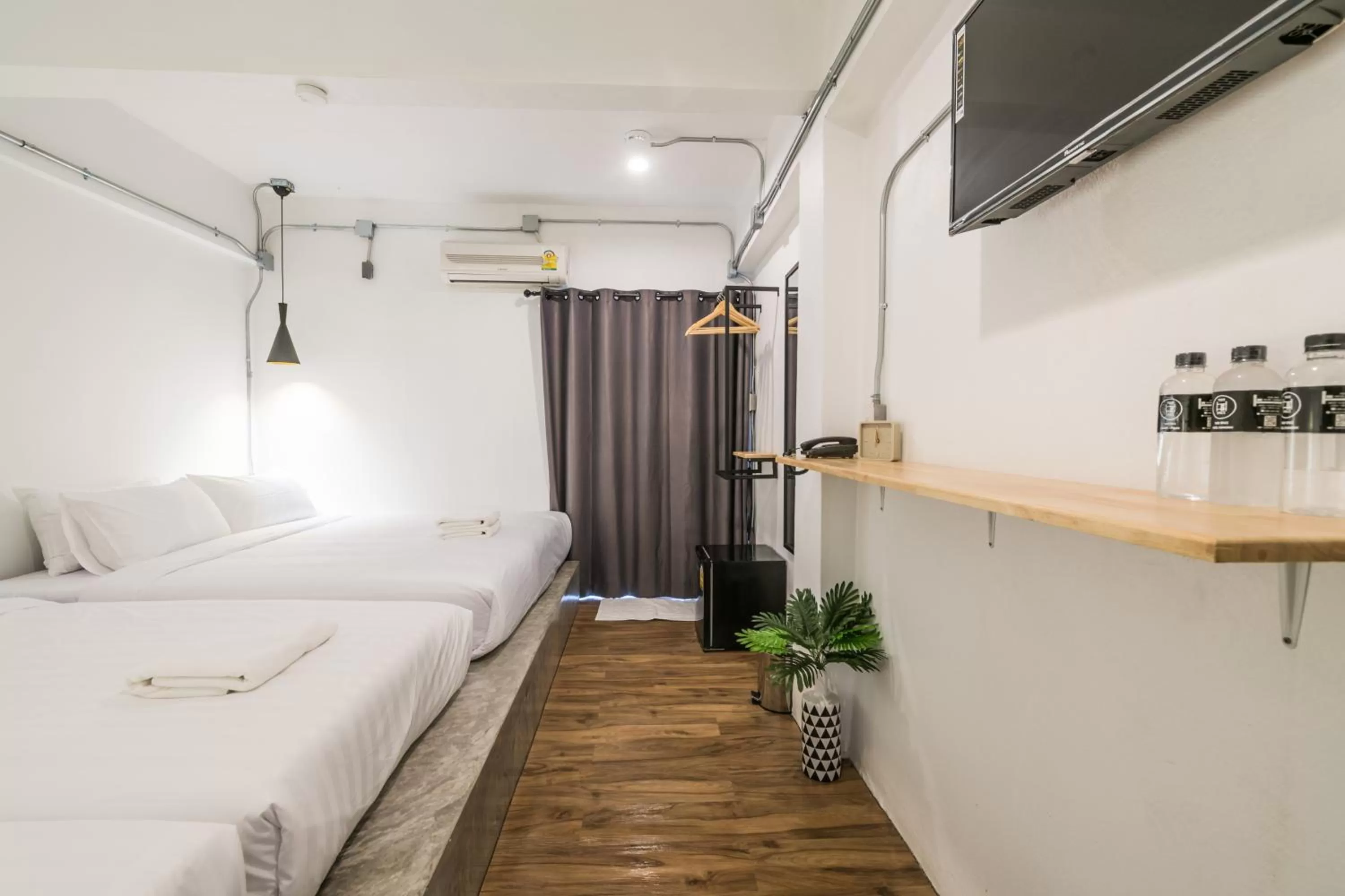 Bed in Your Space Hotel Prasingh