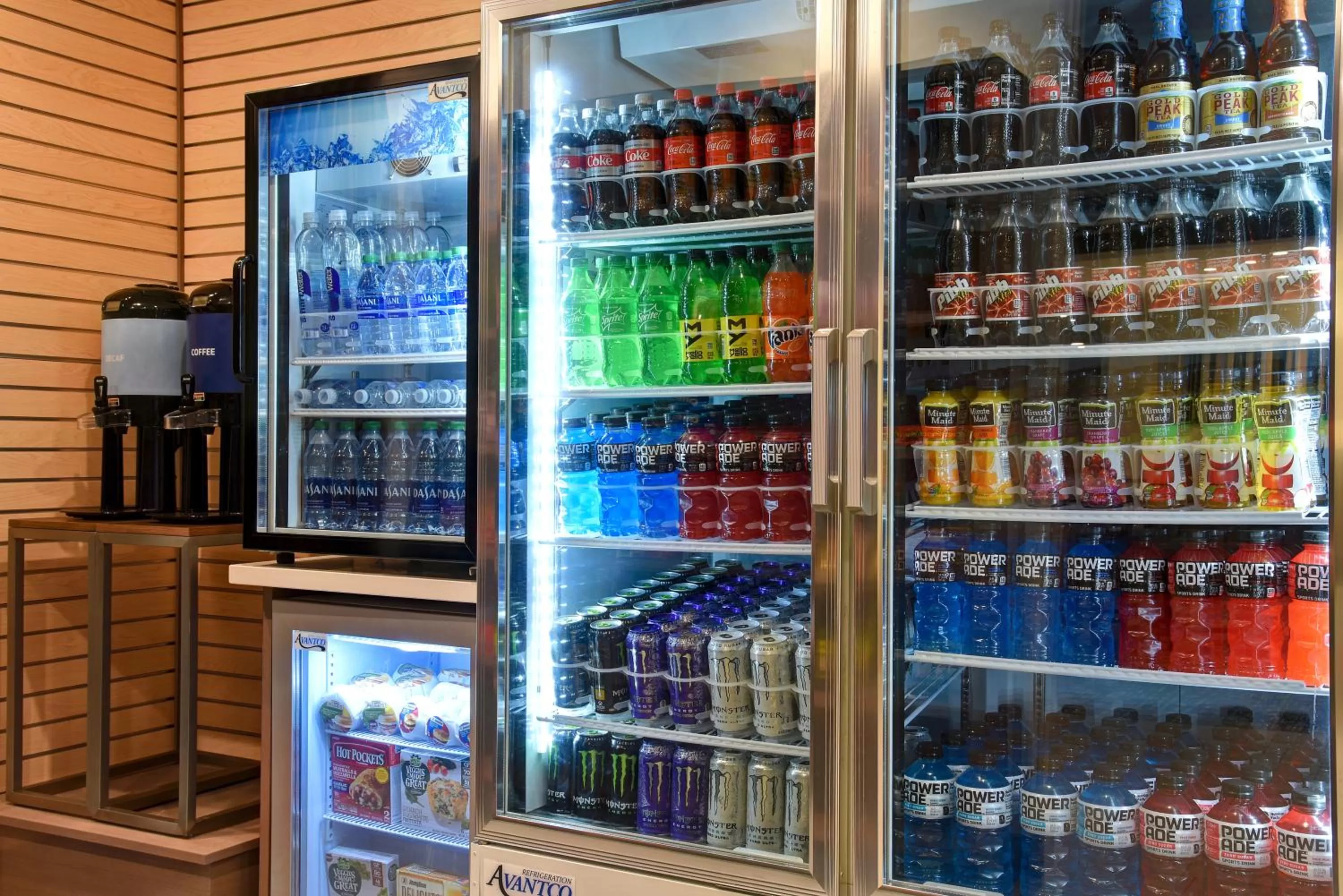 On-site shops in Holiday Inn Express & Suites - Ottawa by IHG