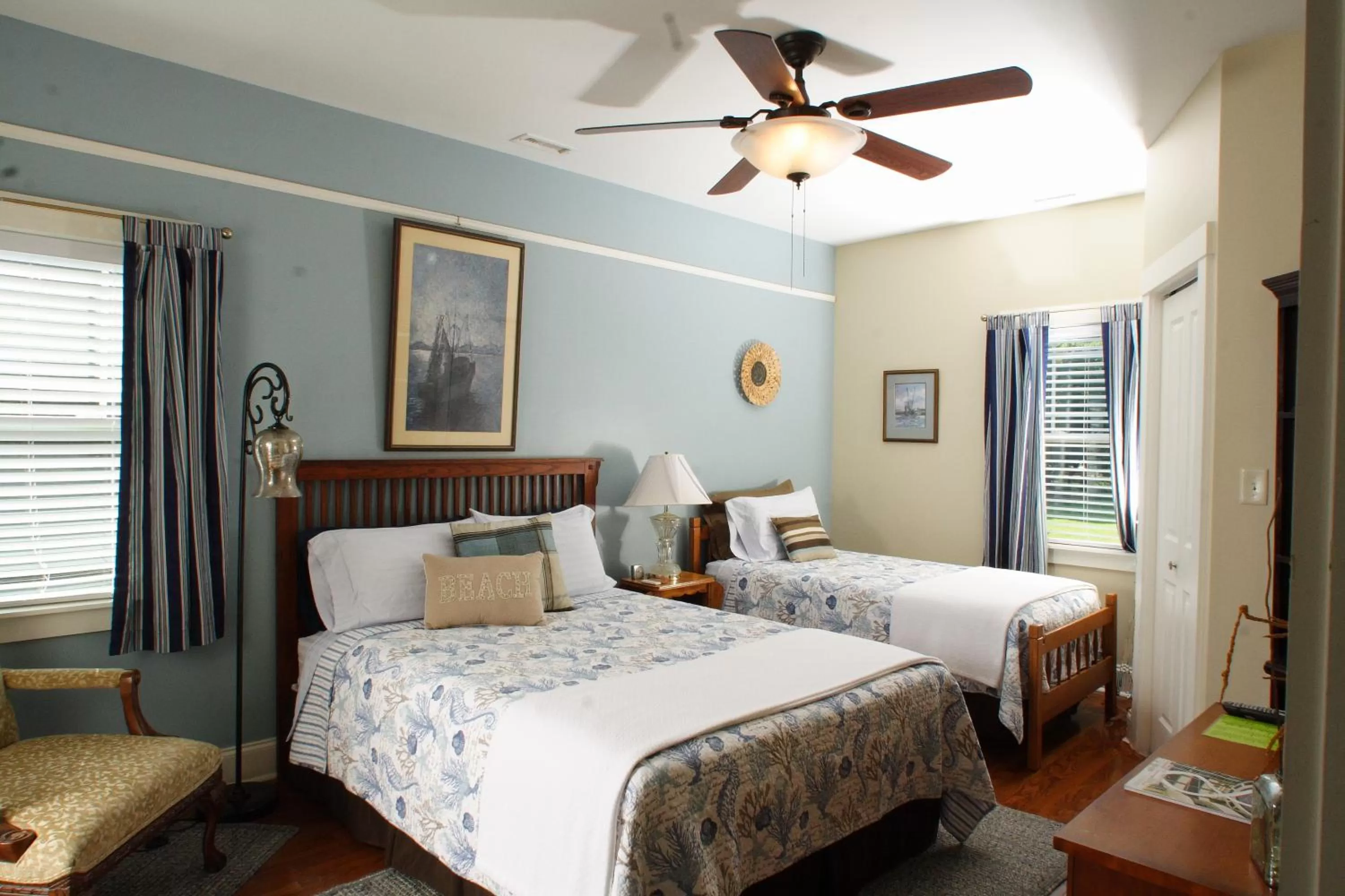 Photo of the whole room, Bed in Seven Oaks Bed & Breakfast