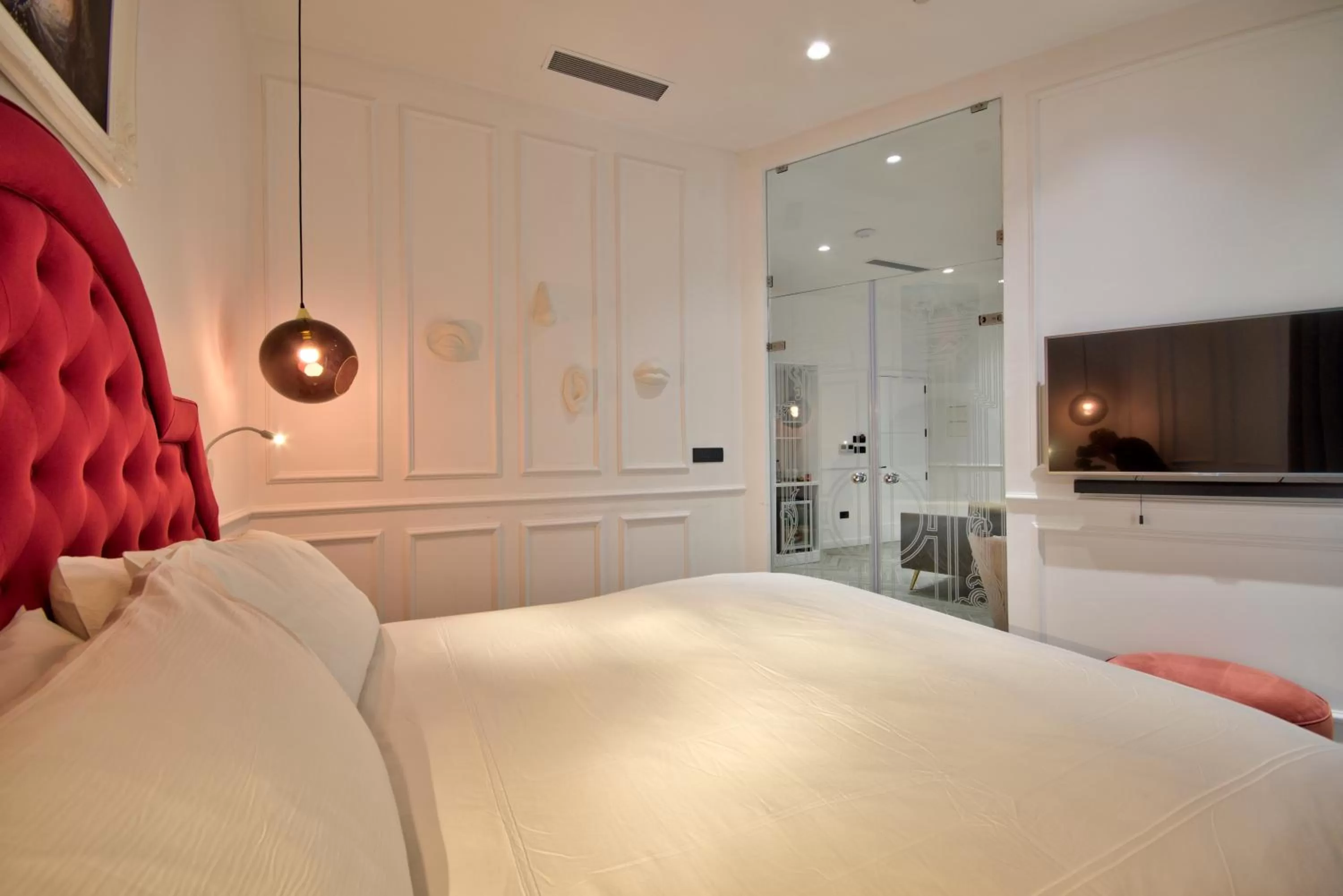 Bedroom, Bed in HOLM Boutique & SPA - IK Collection