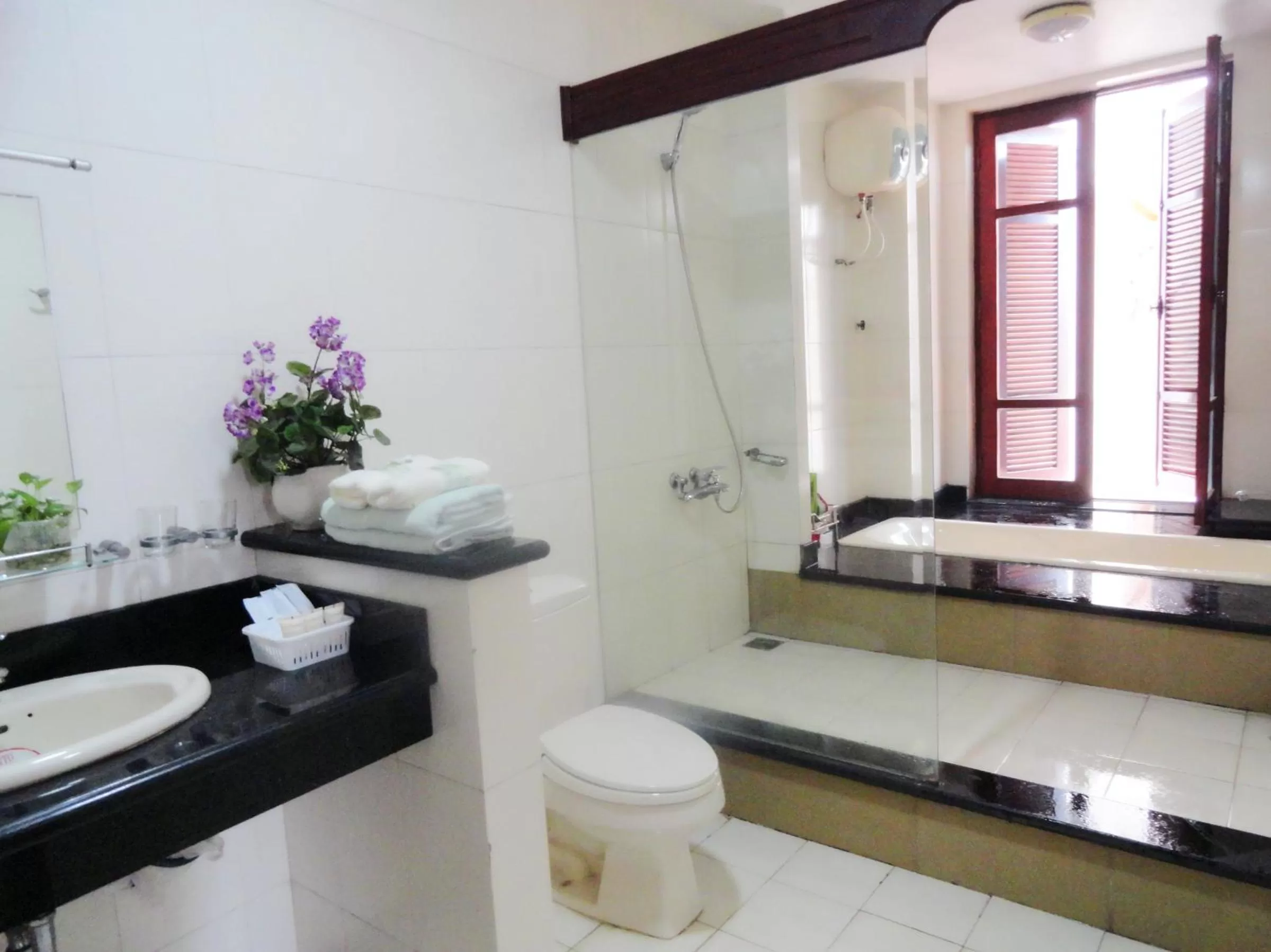 Toilet, Bathroom in Hạ Long Lily Homestay