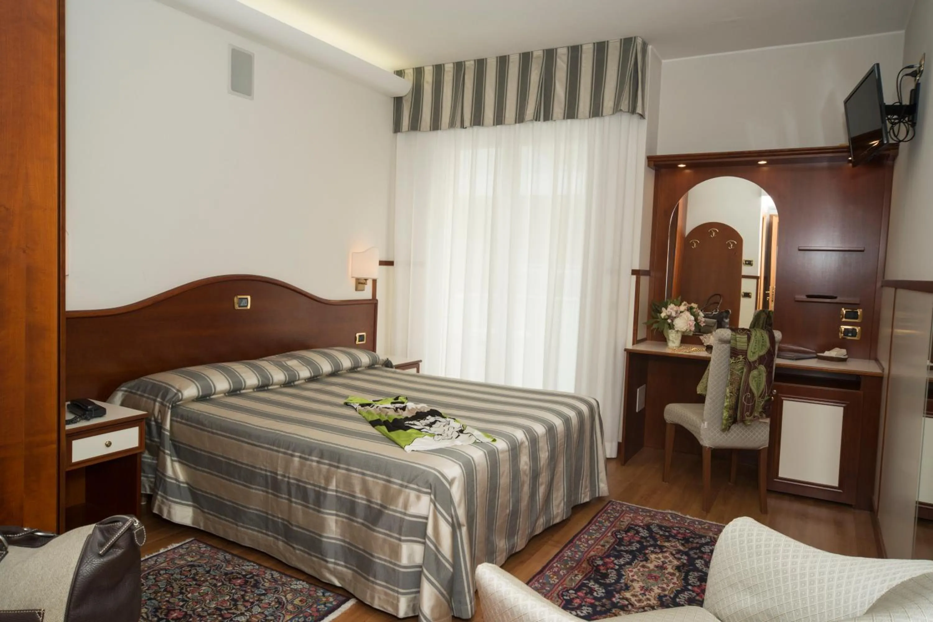 Bed in Hotels Vidi Miramare & Delfino