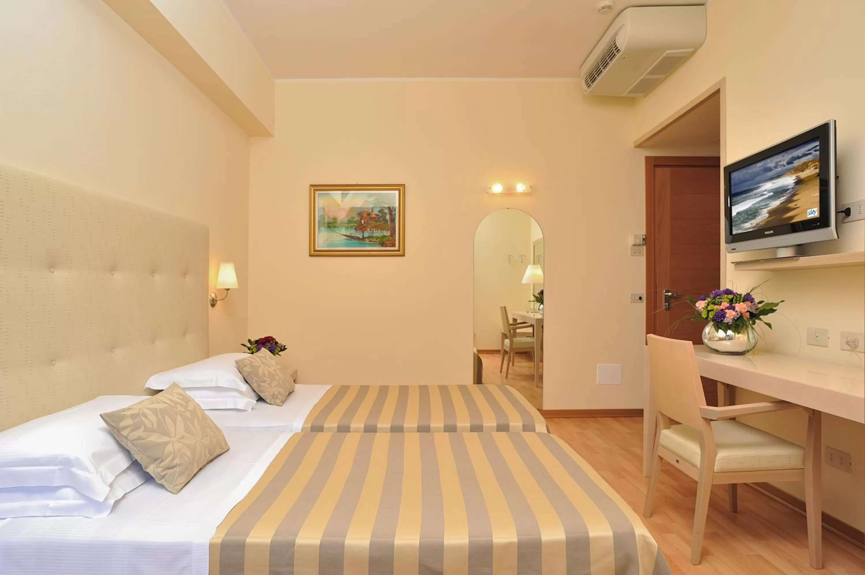 Bedroom, Bed in Hotel Olimpia