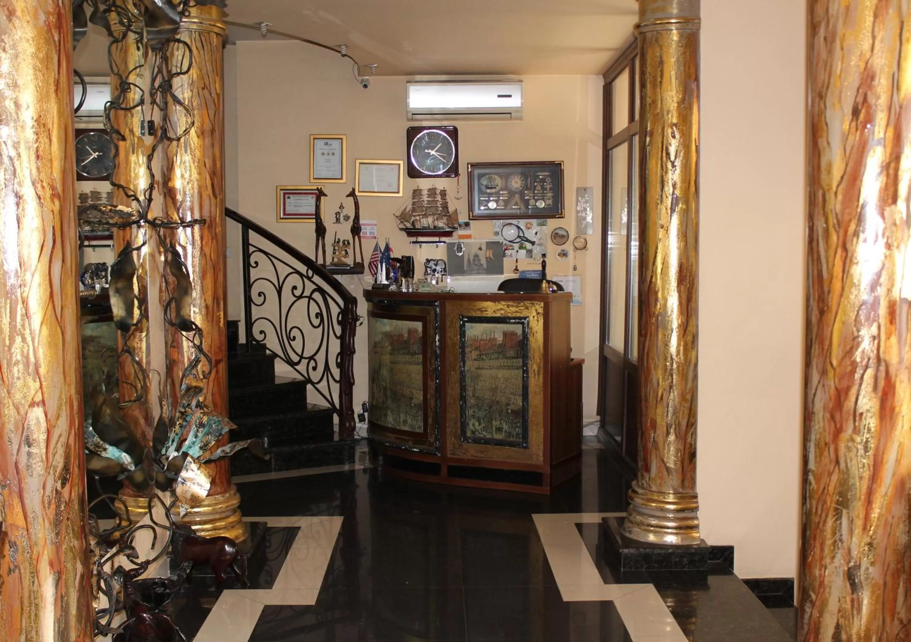 Facade/entrance in Hotel Elegant Garden