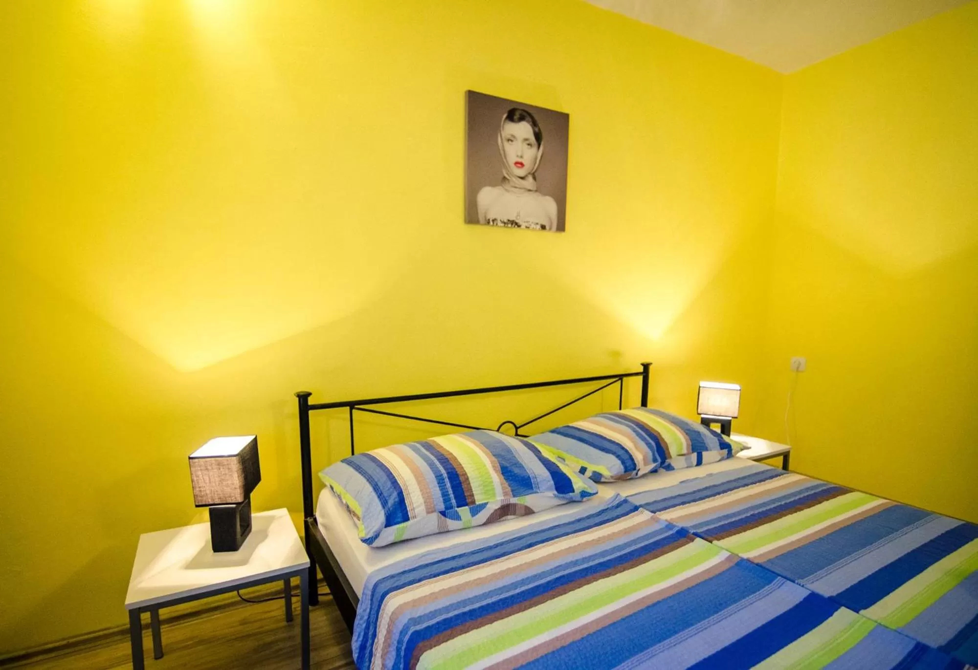 Bed in Apartment & Rooms Miboti