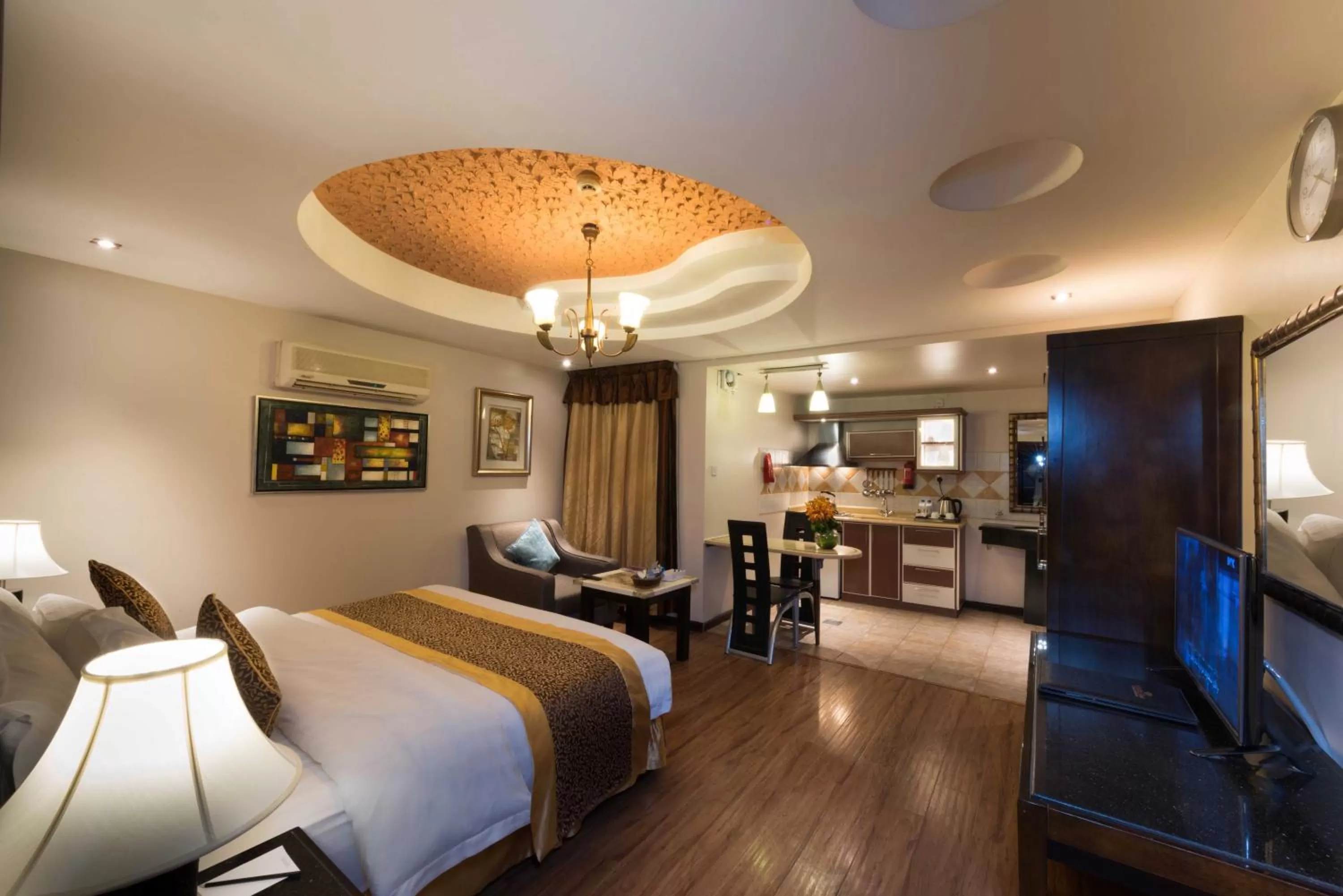 Photo of the whole room, Bed in Boudl Al Masif