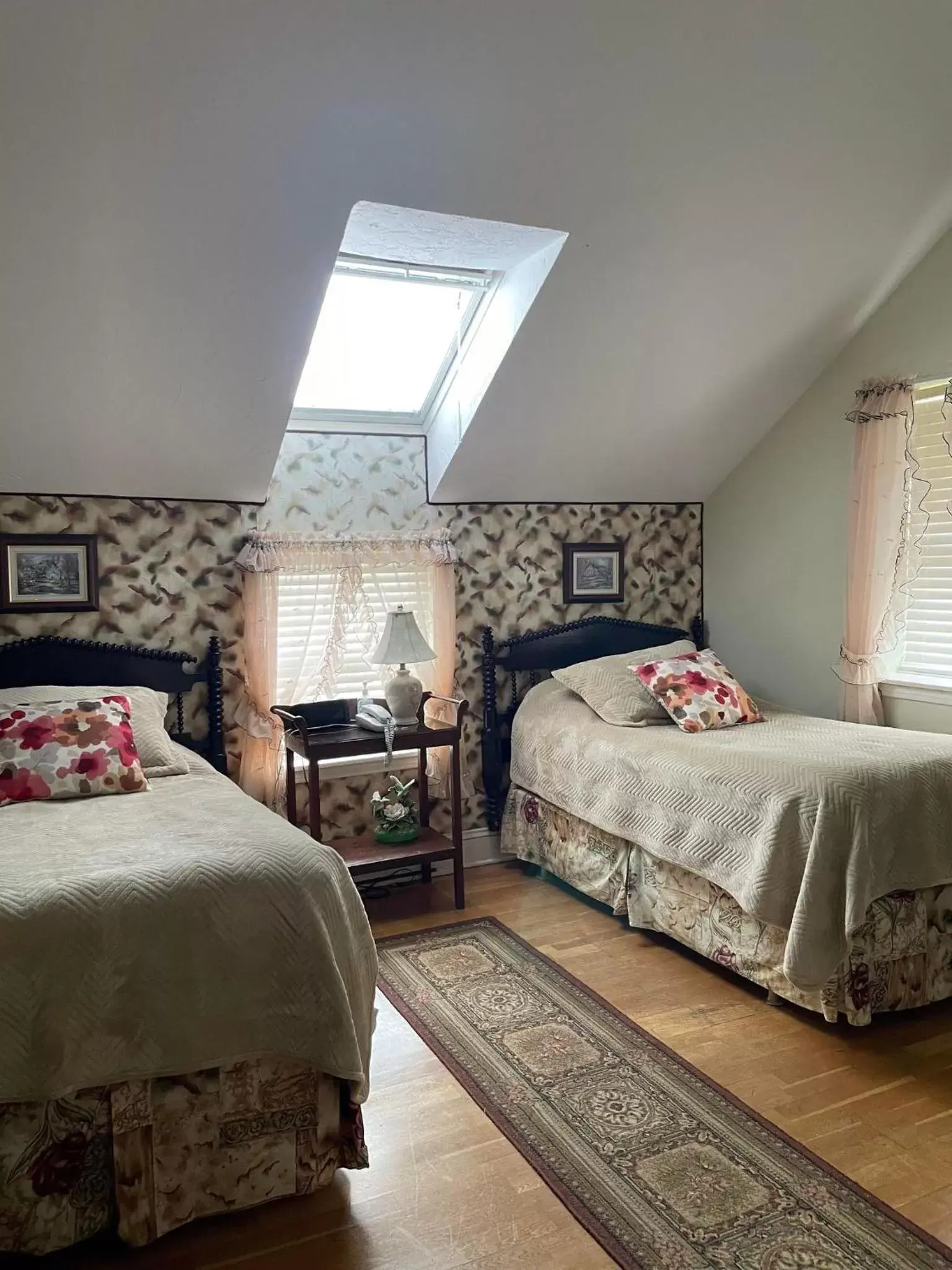 Standard Twin Room in Marshlands Inn Standard Twin Room in Marshlands Inn